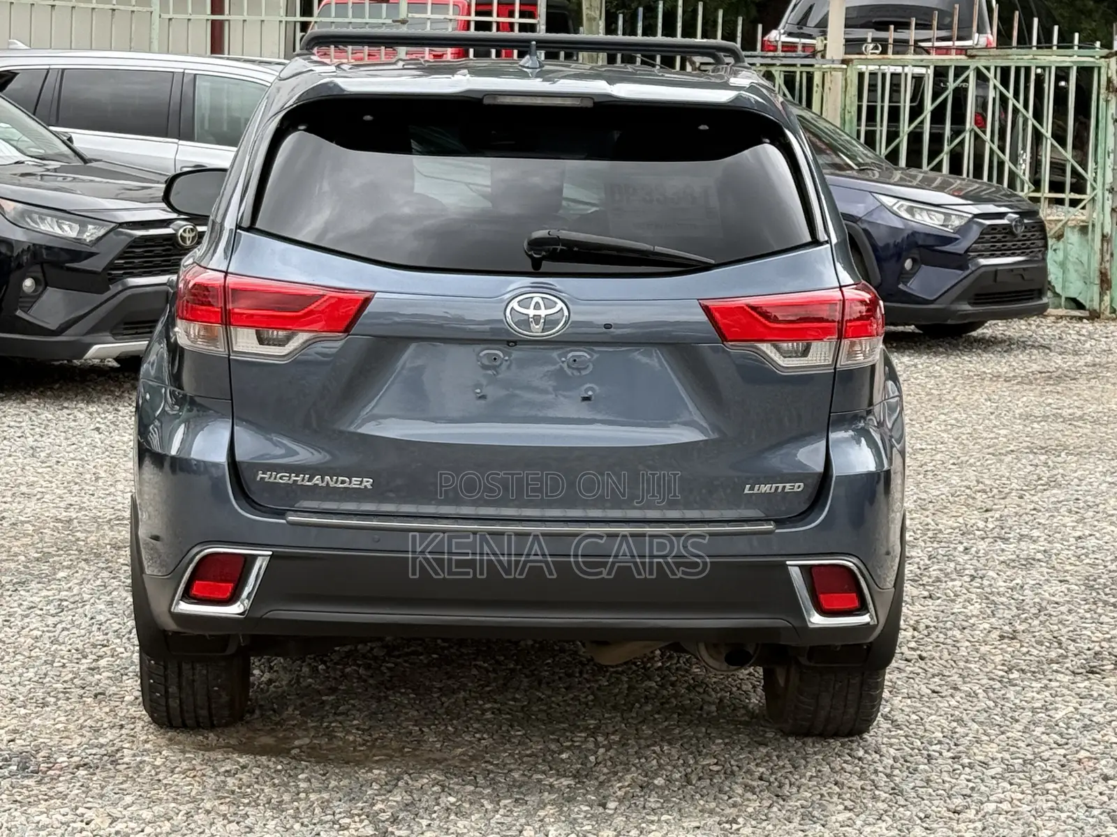 Toyota Highlander XLE 2019 Blue