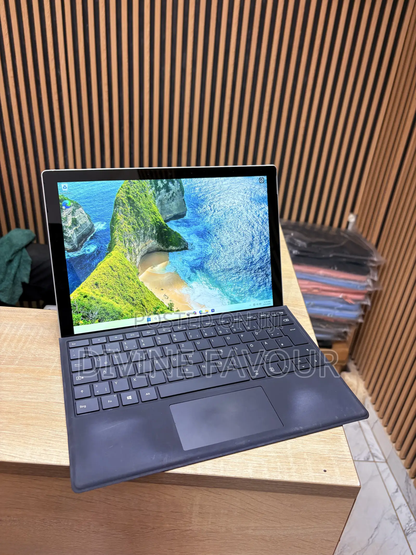 New Laptop Microsoft Surface Pro 7 8GB Intel Core i5 SSD 256GB