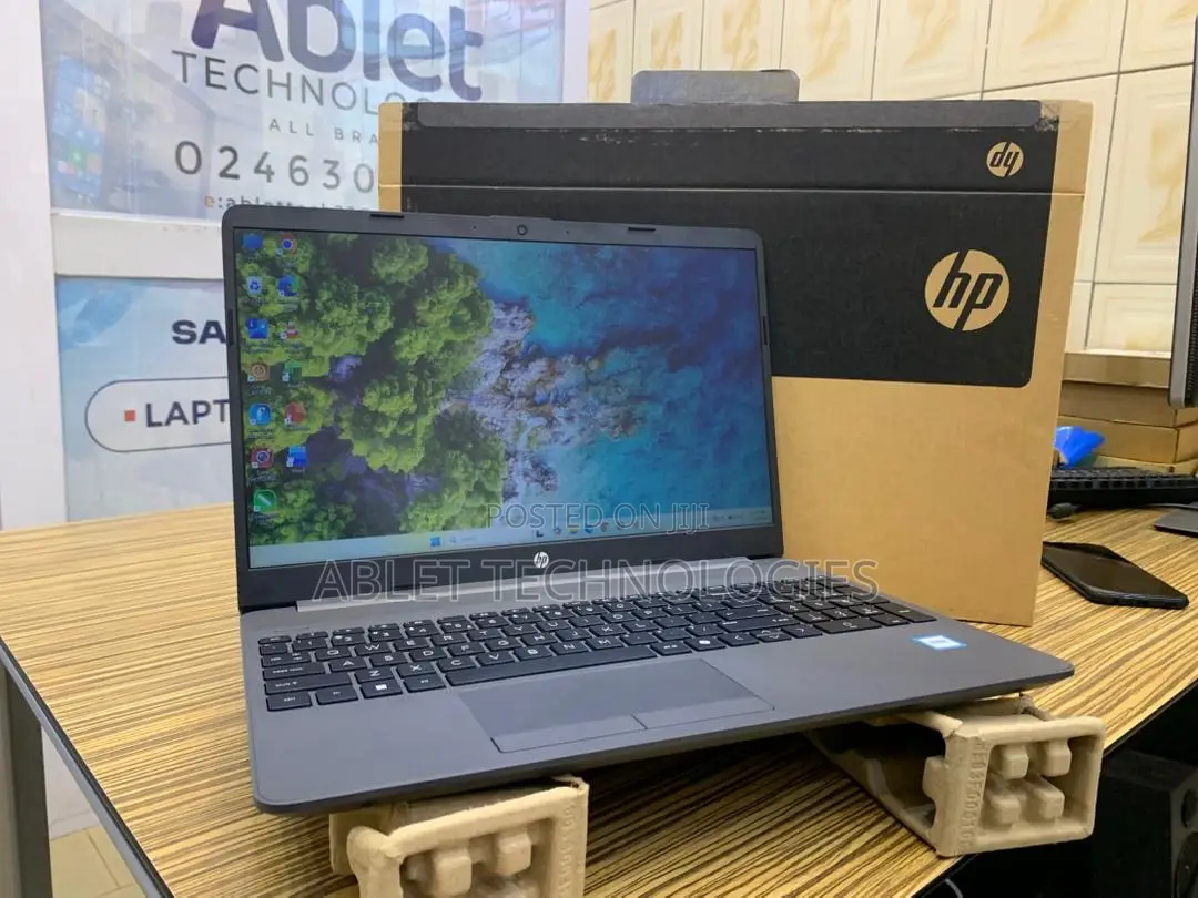 New Laptop HP 250 G10 8GB Intel SSD 256GB