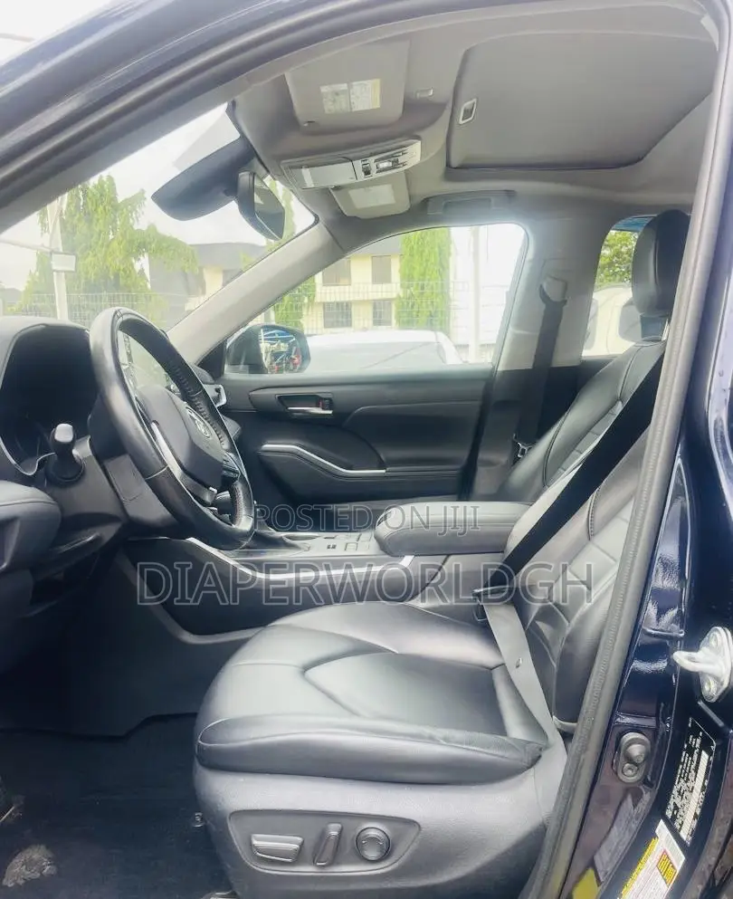 Toyota Highlander 2021 Blue