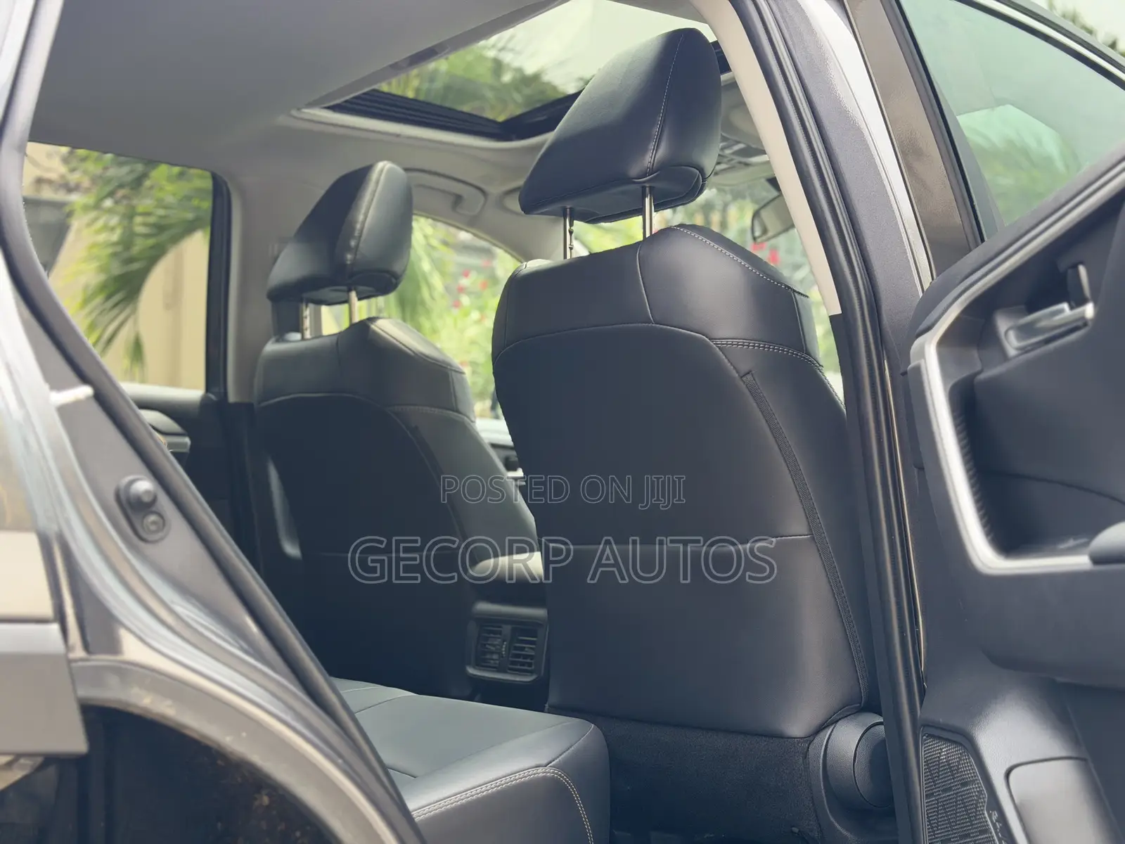 Toyota RAV4 XLE 2025 Gray