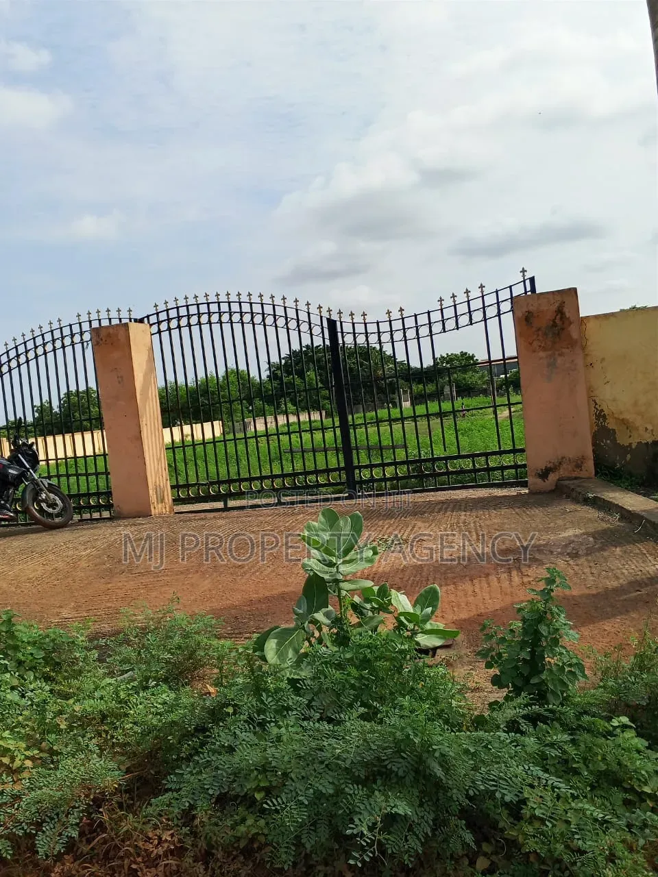 6 Plots of Land for Rent