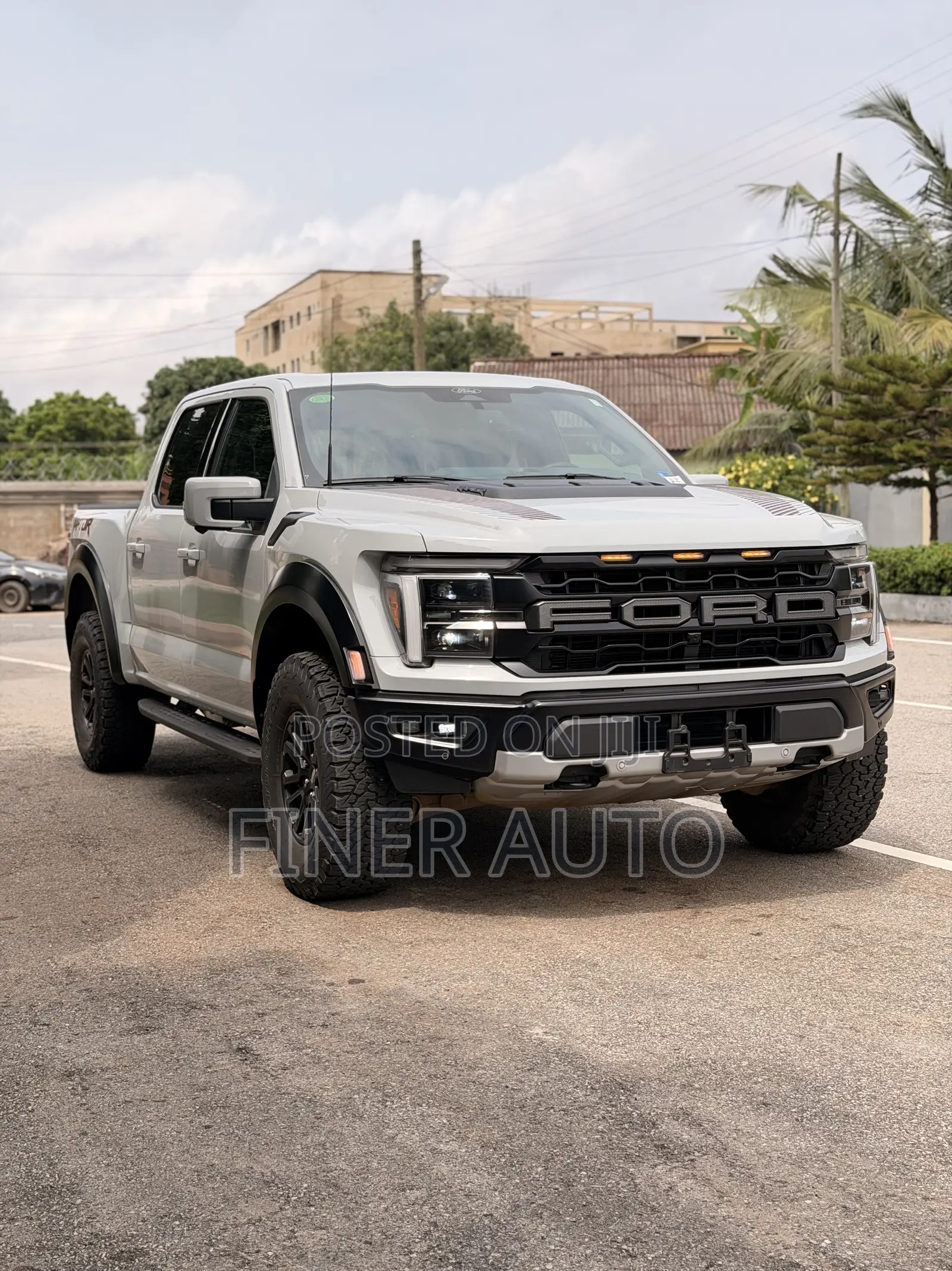 Ford F-150 Raptor 2024 Gray
