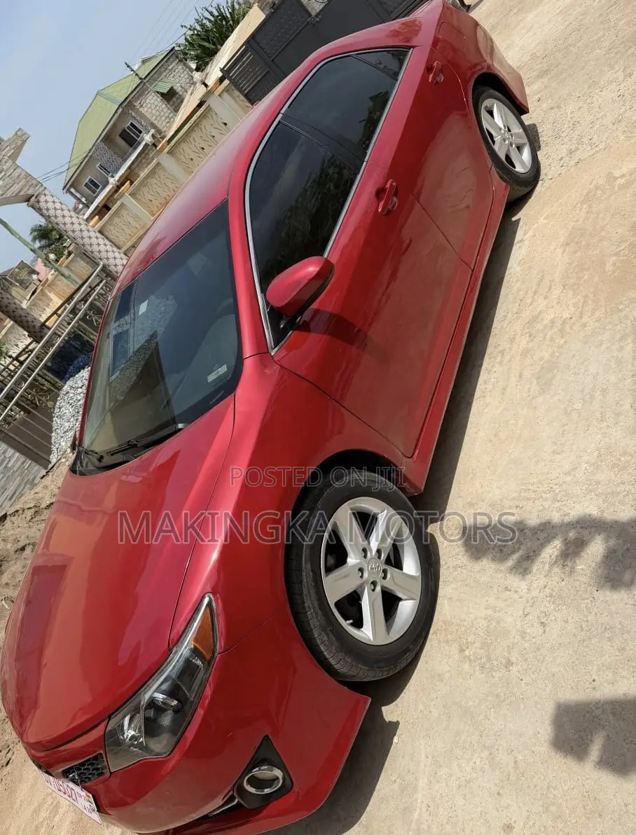 Toyota Camry SE 4dr Sedan (2.5L 4cyl 6A) 2014 Red