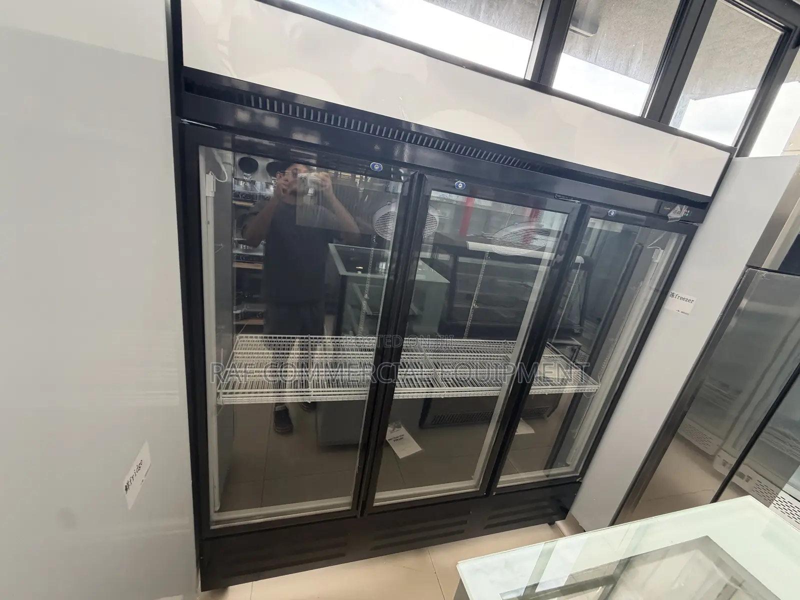 Commercial Triple Door Display Fridge 1200l Beverage Cooler