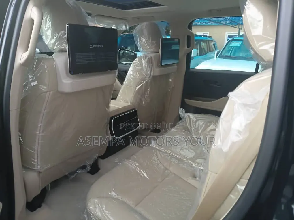New Toyota Land Cruiser LC300 2025 Black