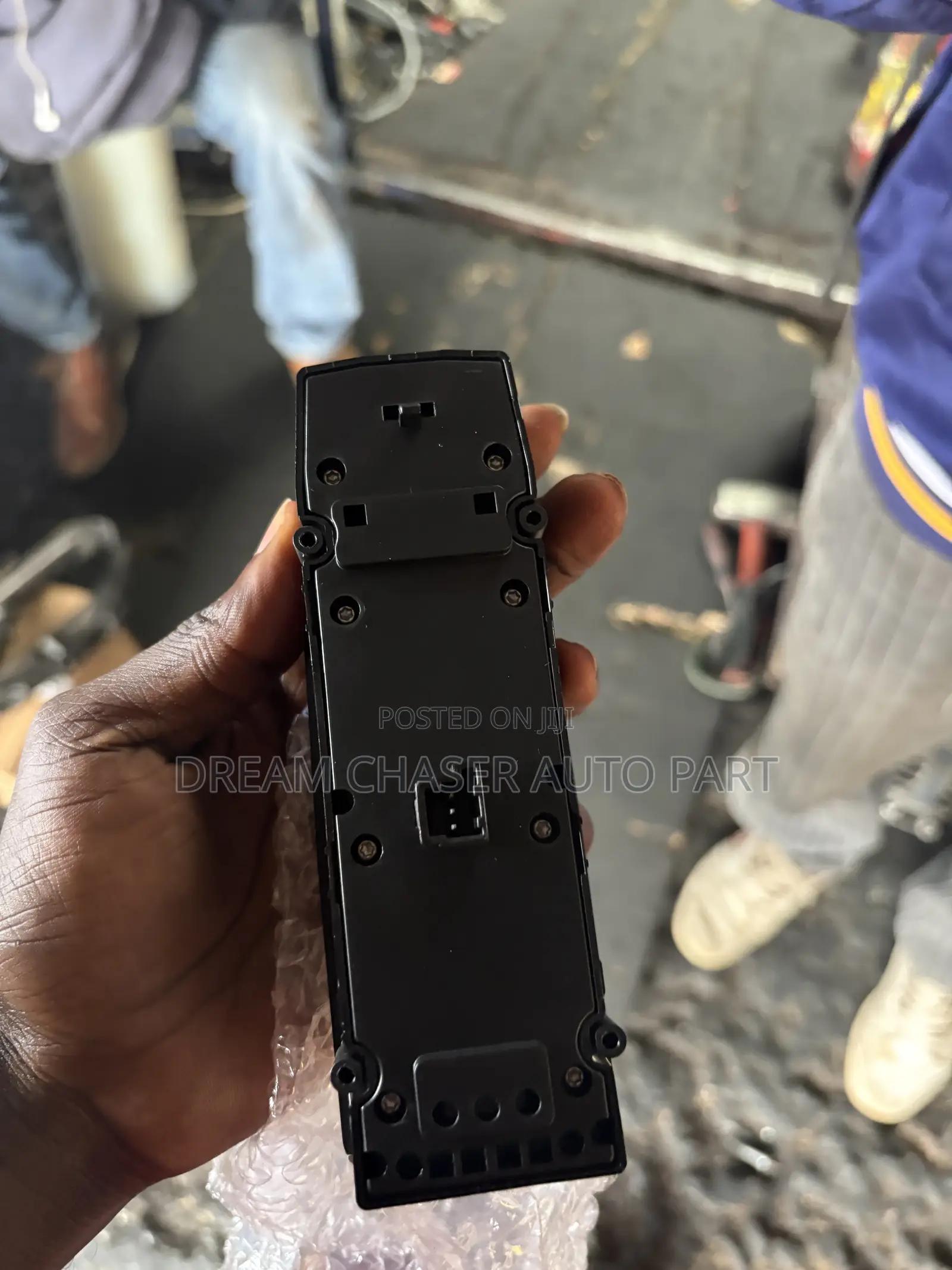 Mercedes’ Benz C300 Master Switch