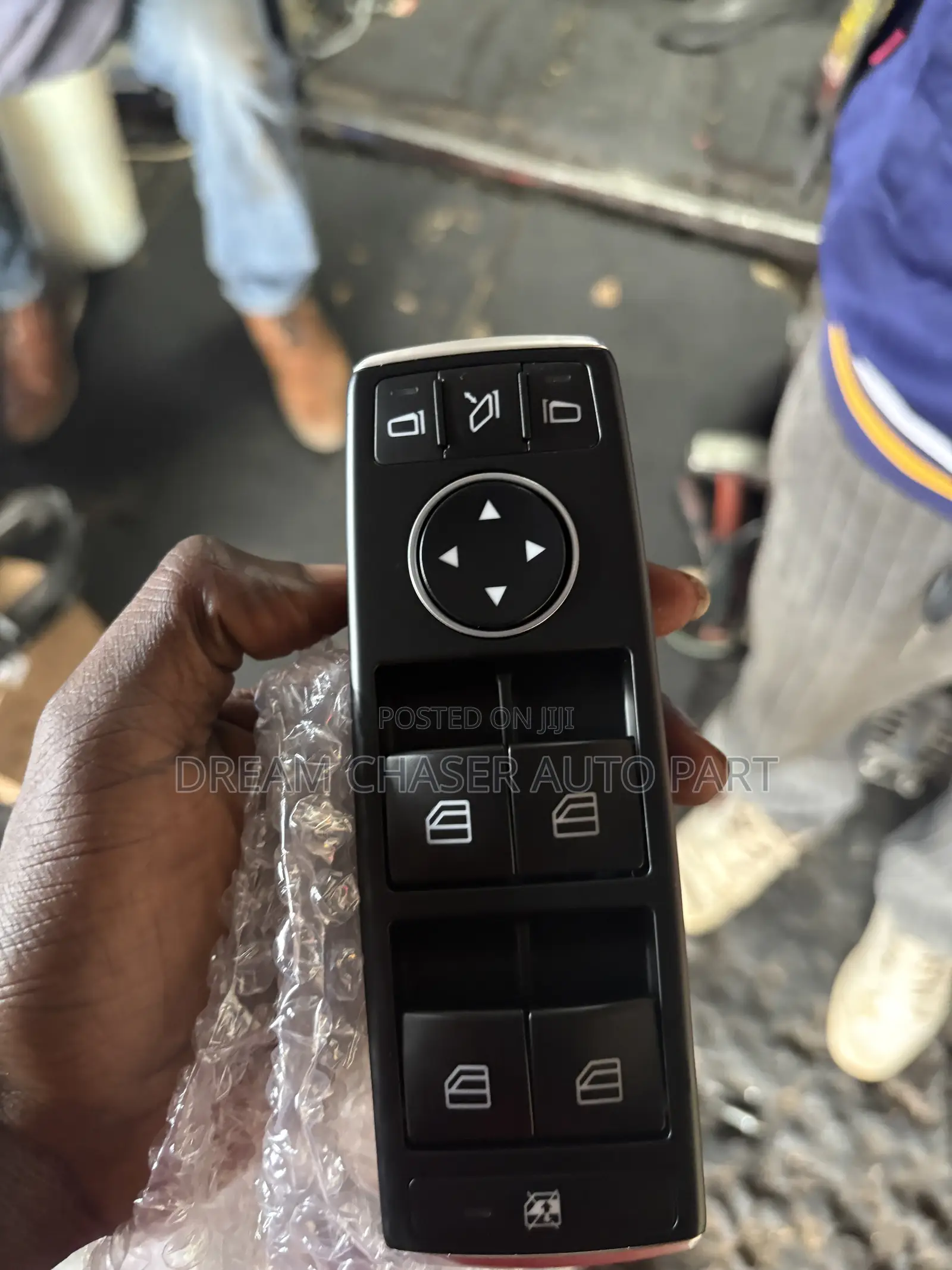 Mercedes’ Benz C300 Master Switch