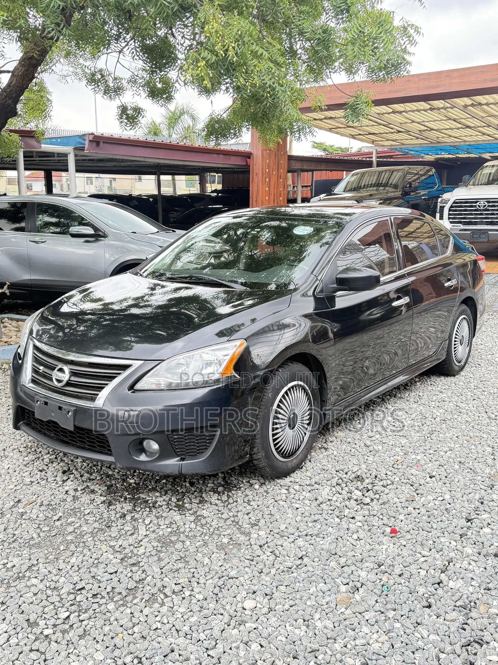 Nissan Sentra SR 4dr Sedan (1.8L 4cyl CVT) 2015 Black