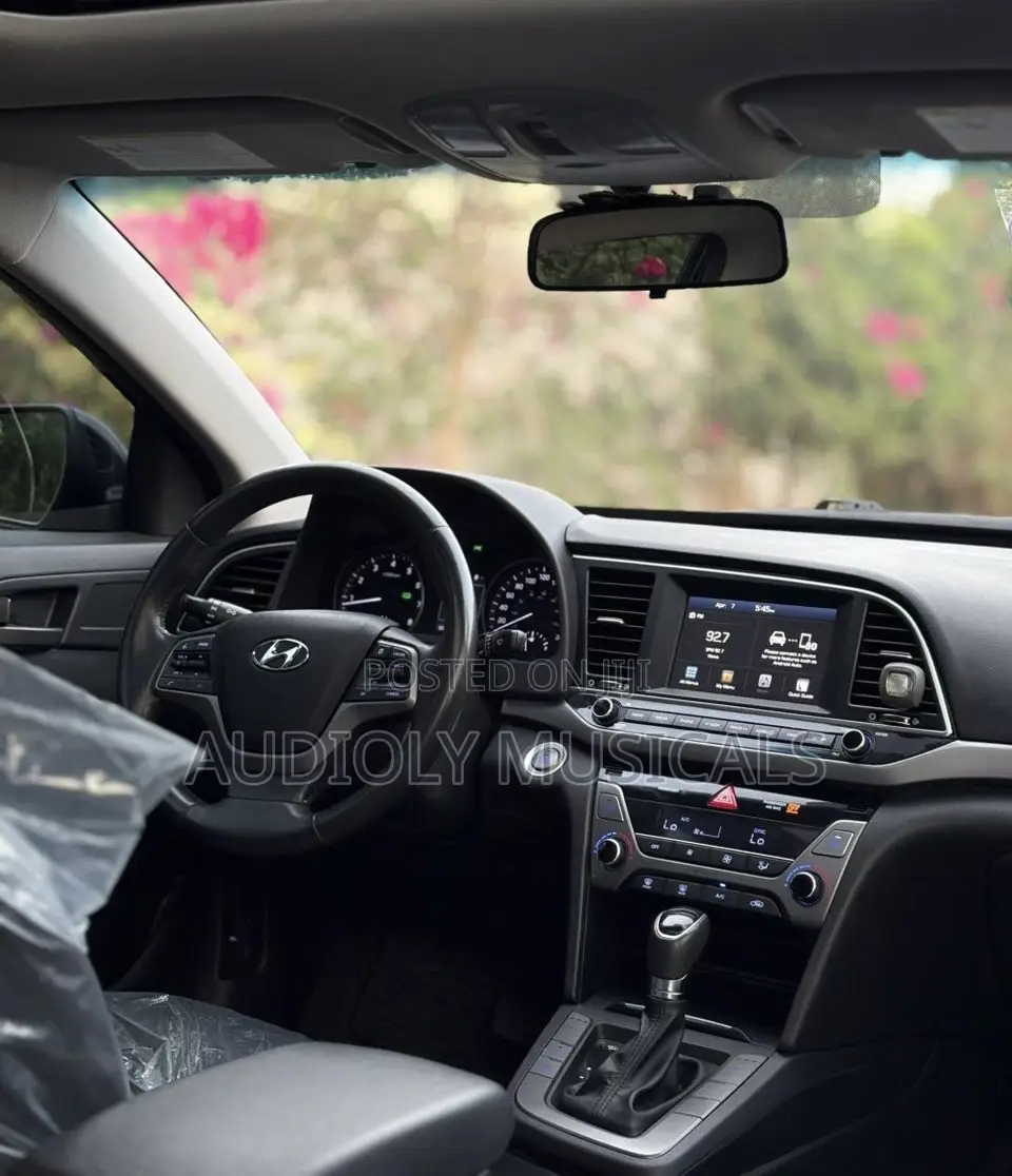 Hyundai Elantra 2017 Black