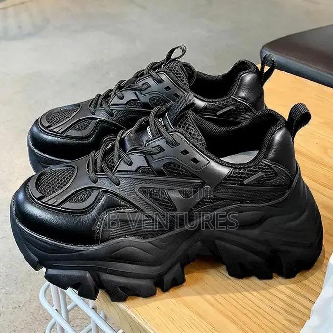 Chunky Sole Platform Breathable Outdoor Fashion Sneakers - Black