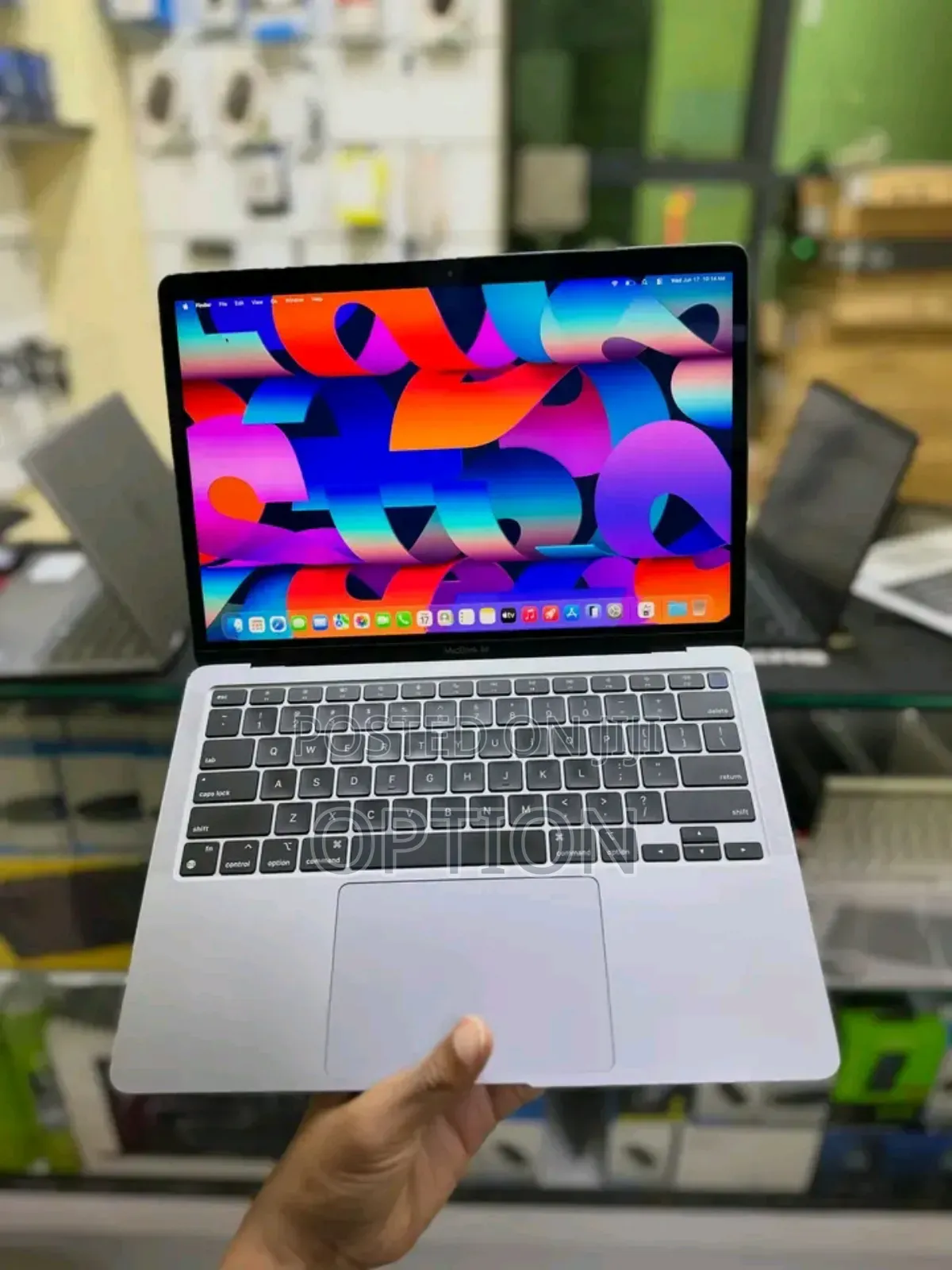 New Laptop Apple MacBook Pro 16GB Intel Core i7 SSD 512GB