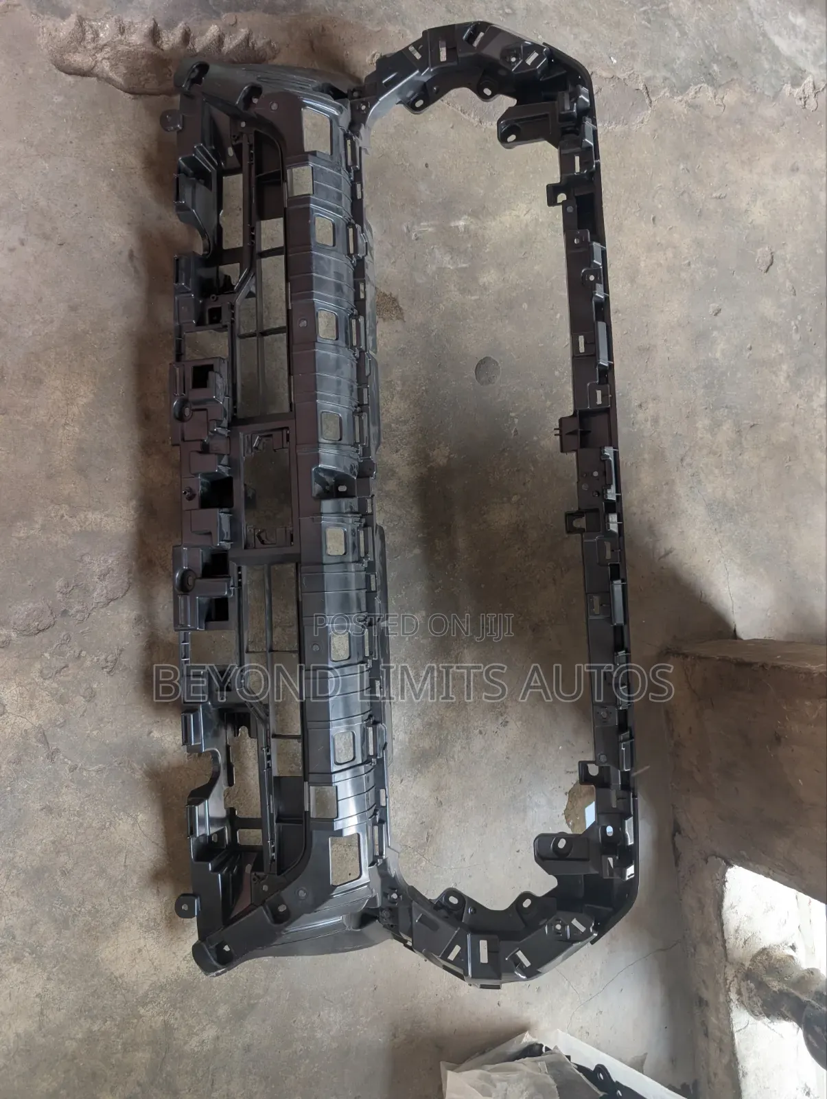 Toyota Tacoma TRD 2022,2023,2024,2025 Shell / Grille Holder