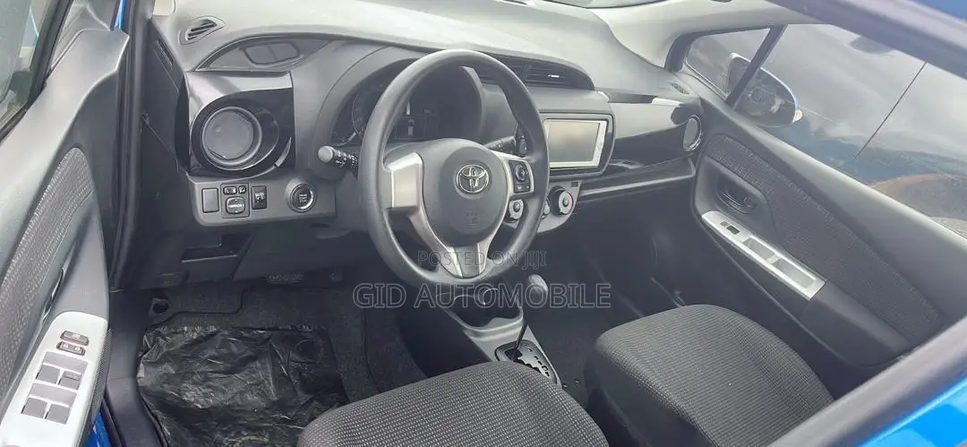 Toyota Vitz 2016 Blue