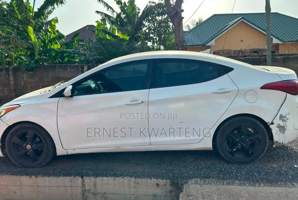 Hyundai Elantra 2013 White