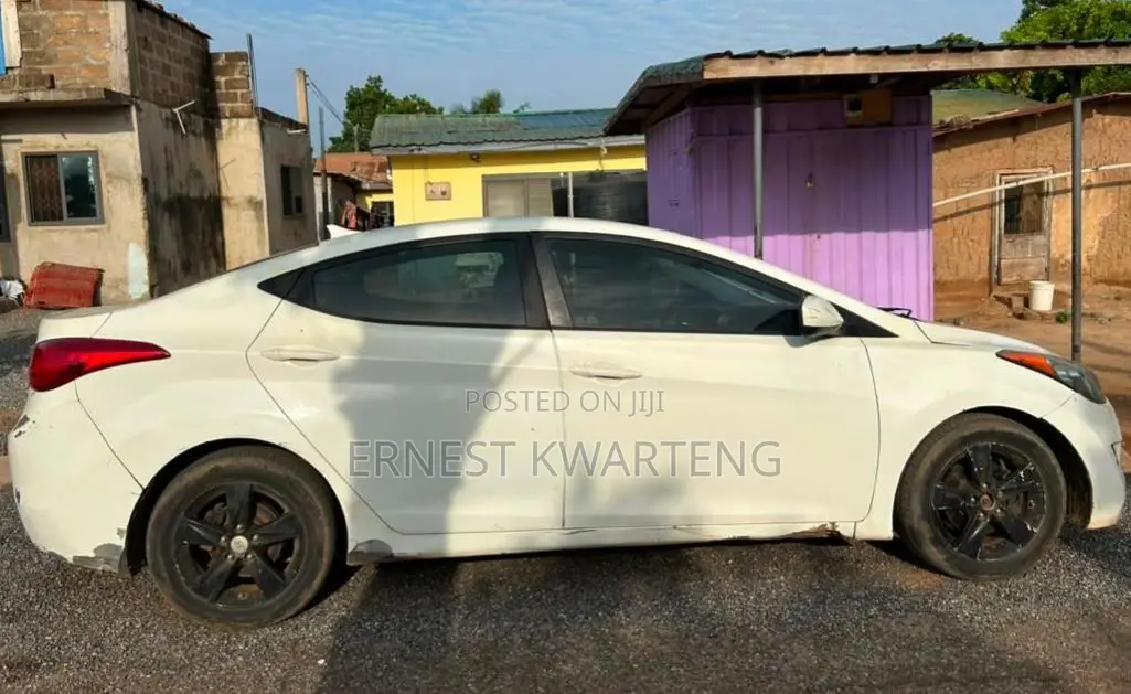 Hyundai Elantra 2013 White