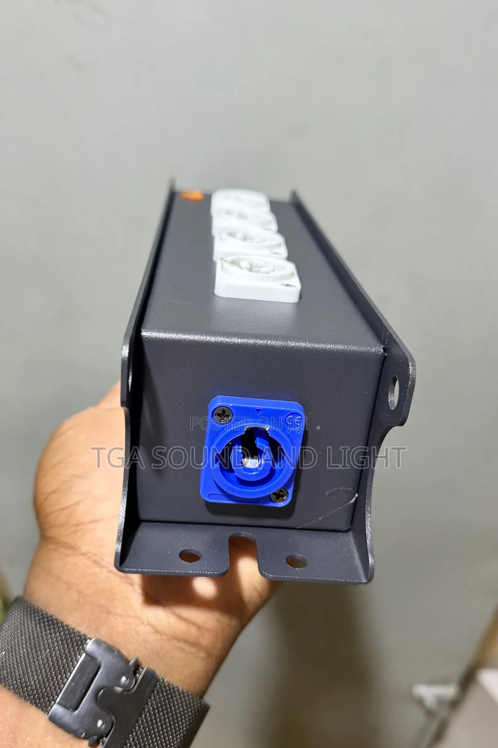 Powercon Distributor 1 in 5 Out Box