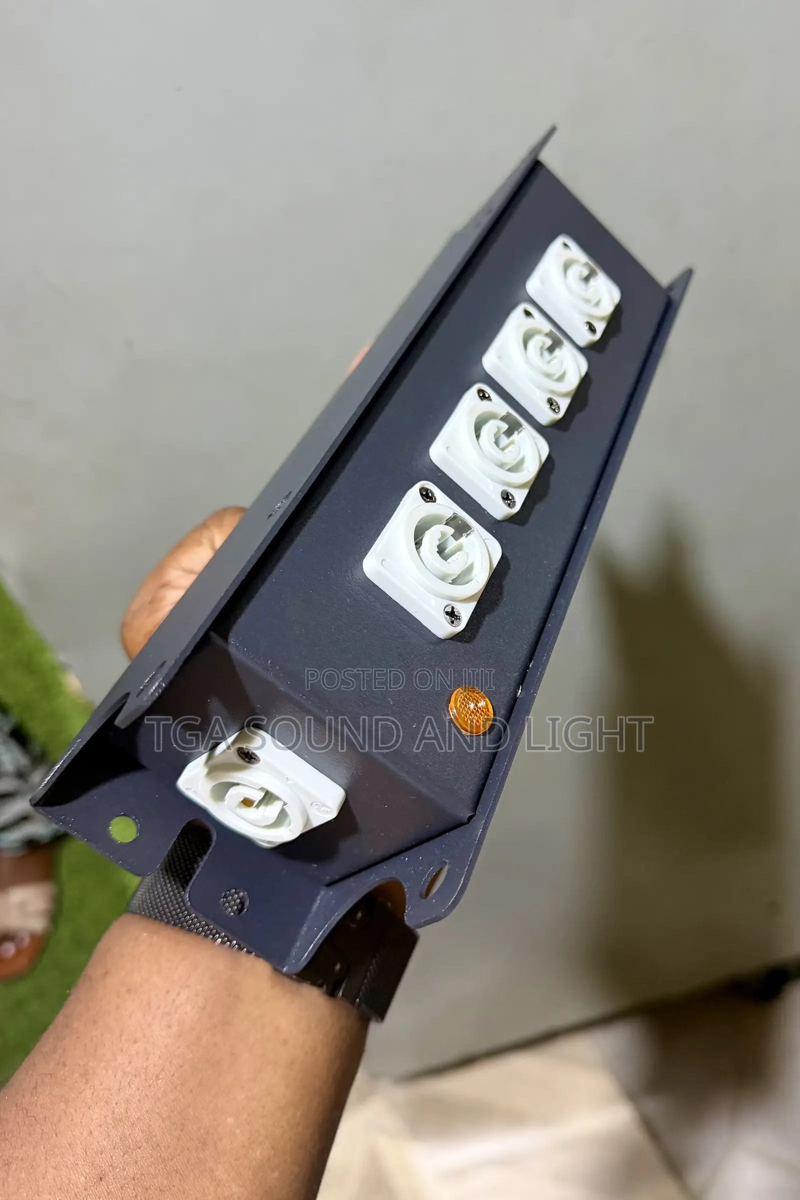 Powercon Distributor 1 in 5 Out Box