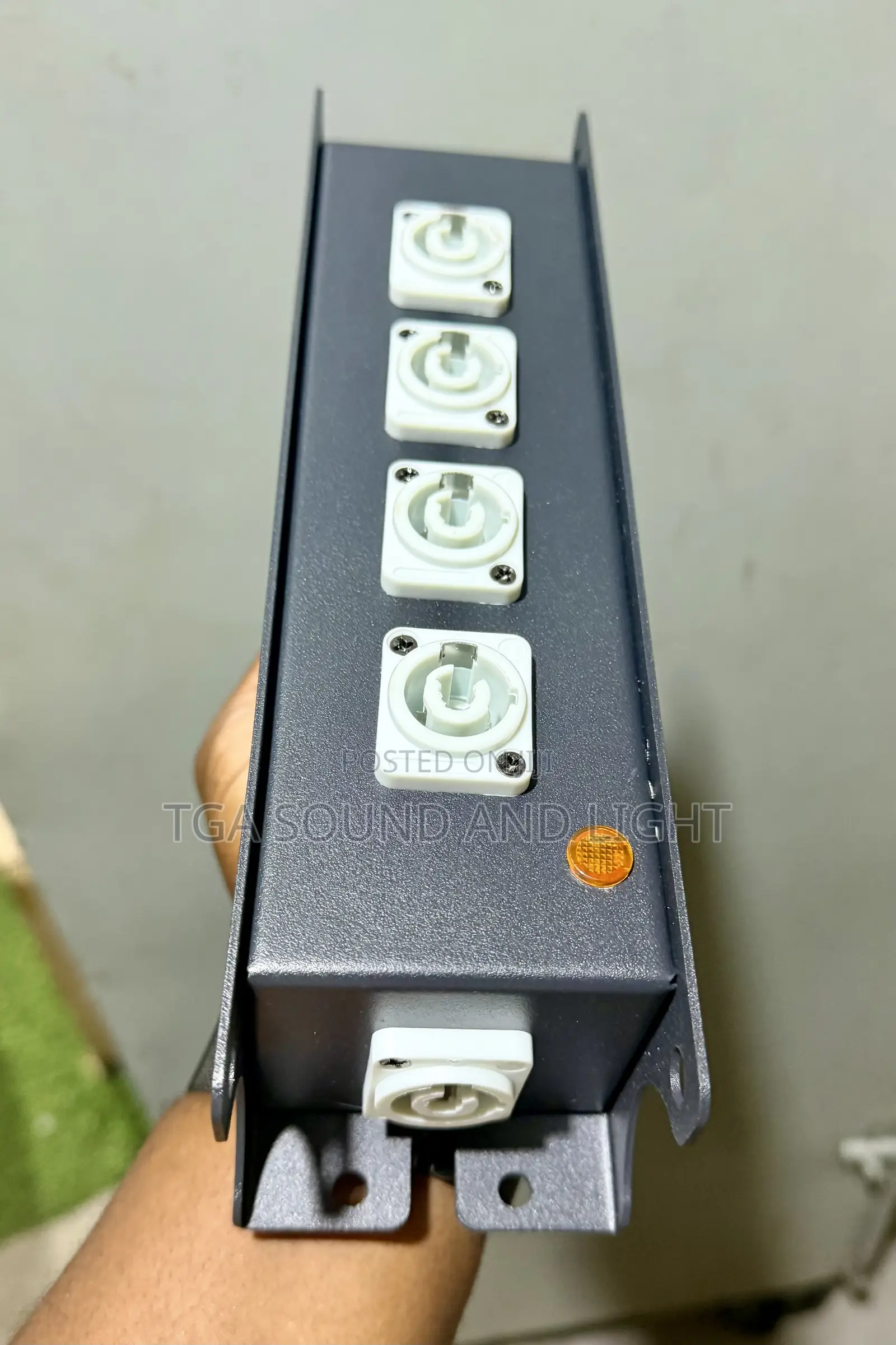 Powercon Distributor 1 in 5 Out Box