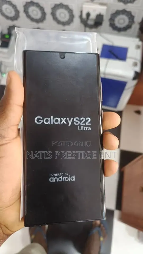 New Samsung Galaxy S22 Ultra 5G 256 GB Black