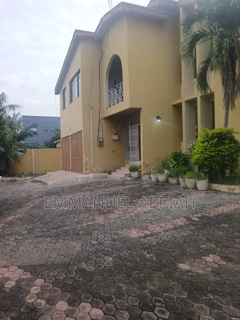 6bdrm House in Macathy Down, Accra Metropolitan for rent