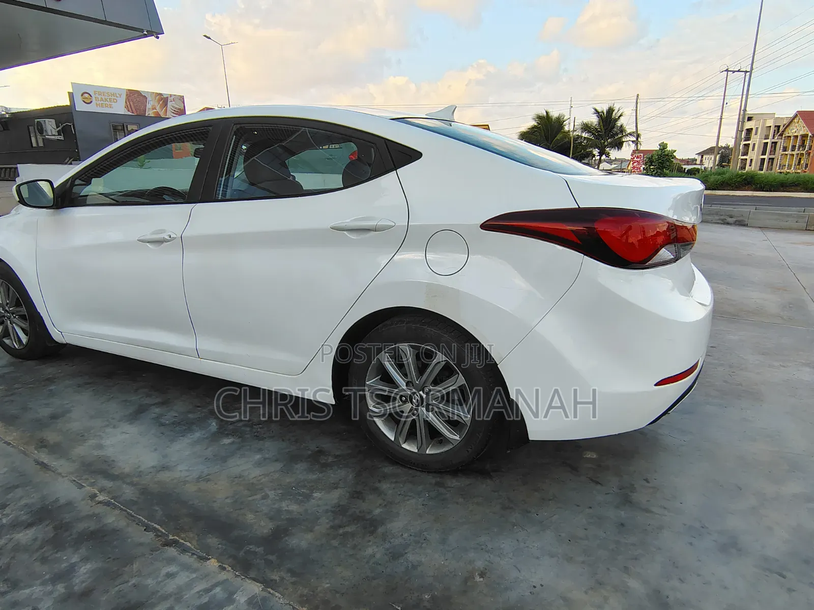 Hyundai Elantra Limited 4dr Sedan (1.8L 4cyl 6A) 2014 White