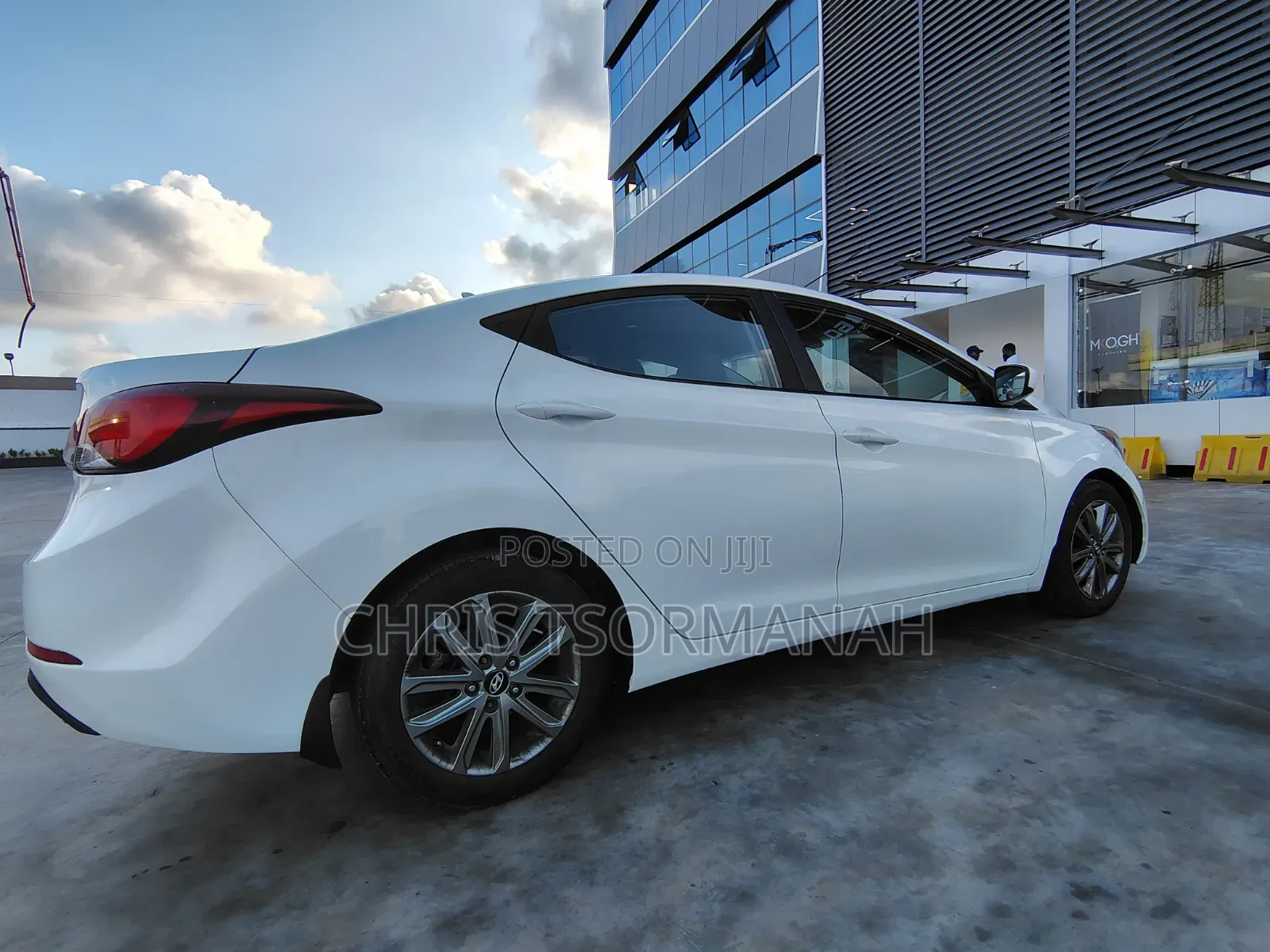 Hyundai Elantra Limited 4dr Sedan (1.8L 4cyl 6A) 2014 White