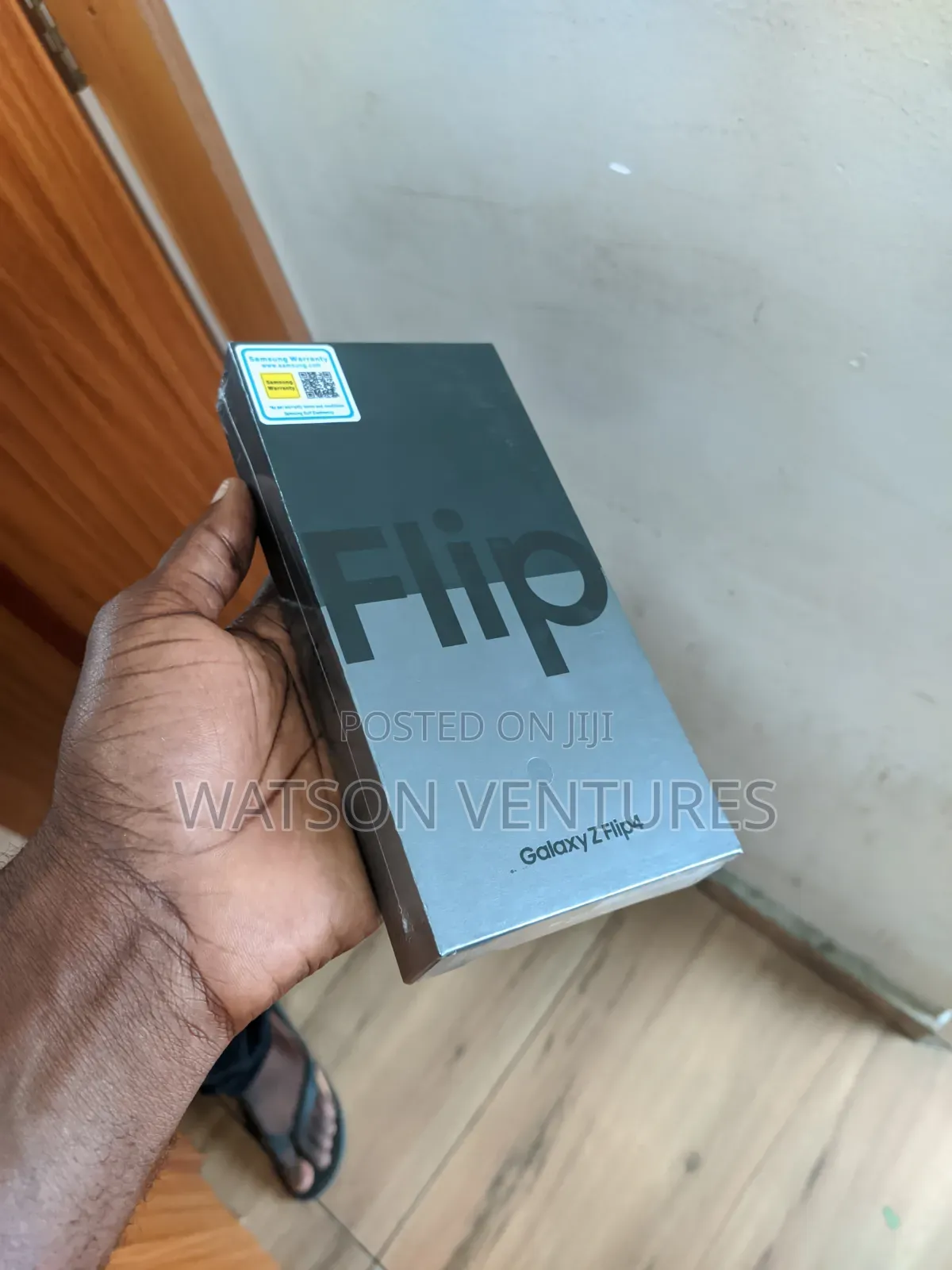 New Samsung Galaxy Z Flip4 256 GB Bronze