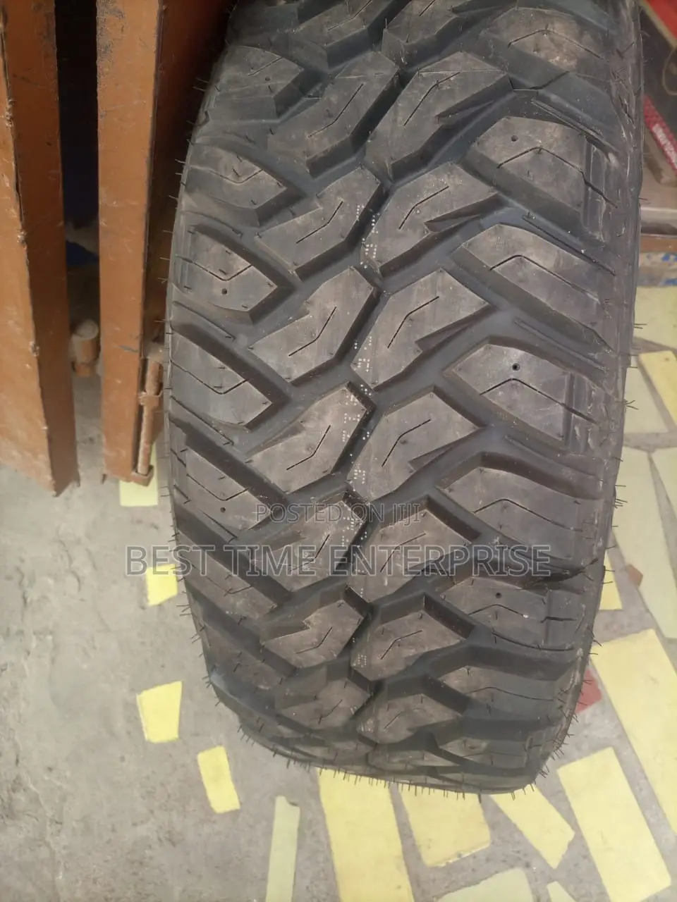 33/12.50 R20 Rough Tyres