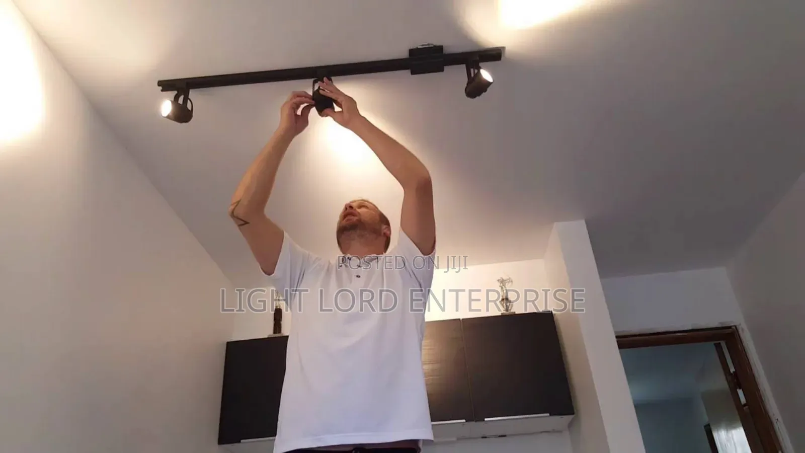 Brand Beauty Led Track Light 3pcs With 1meters Bar