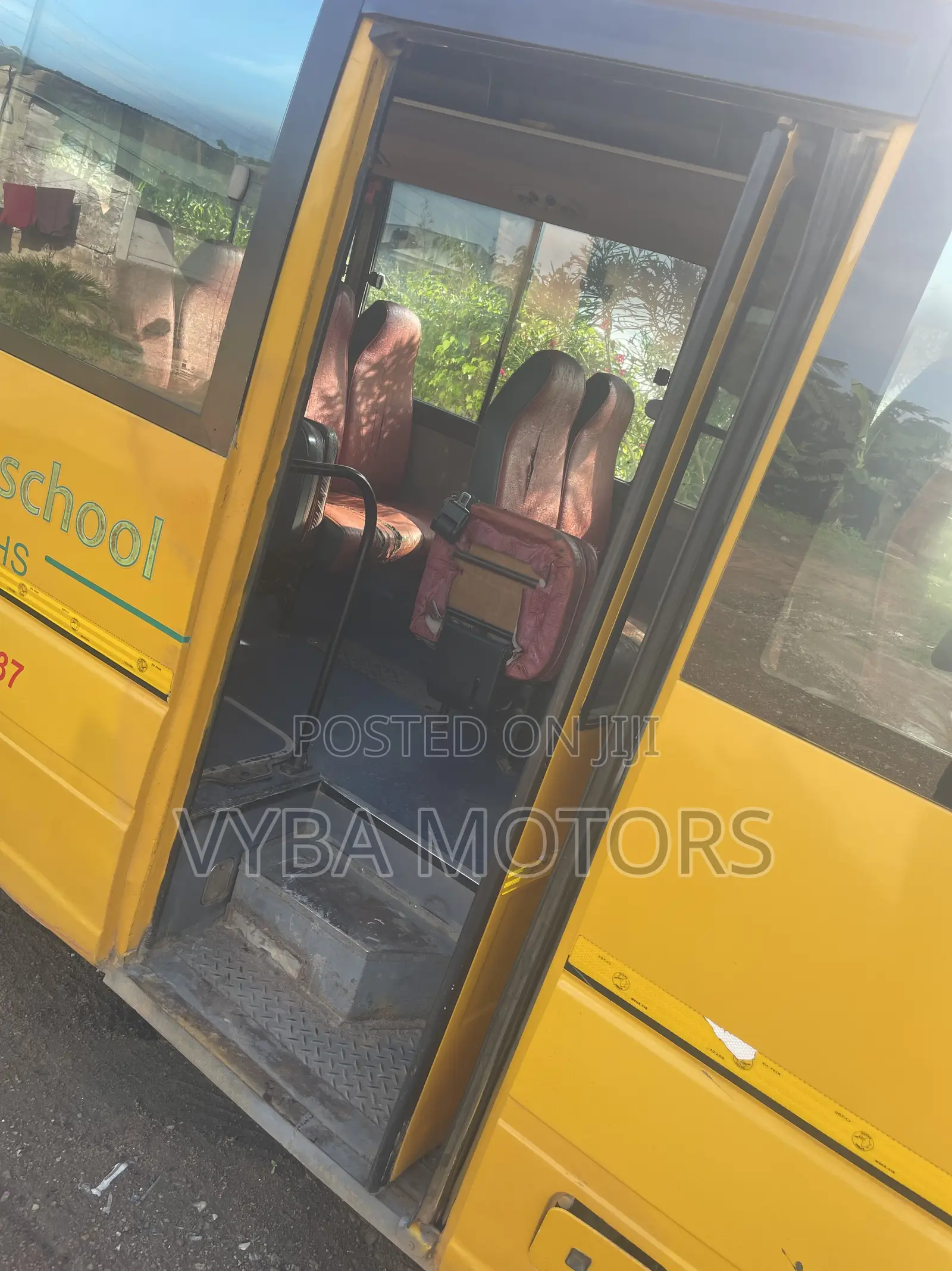 Hyundai County 2012 Yellow