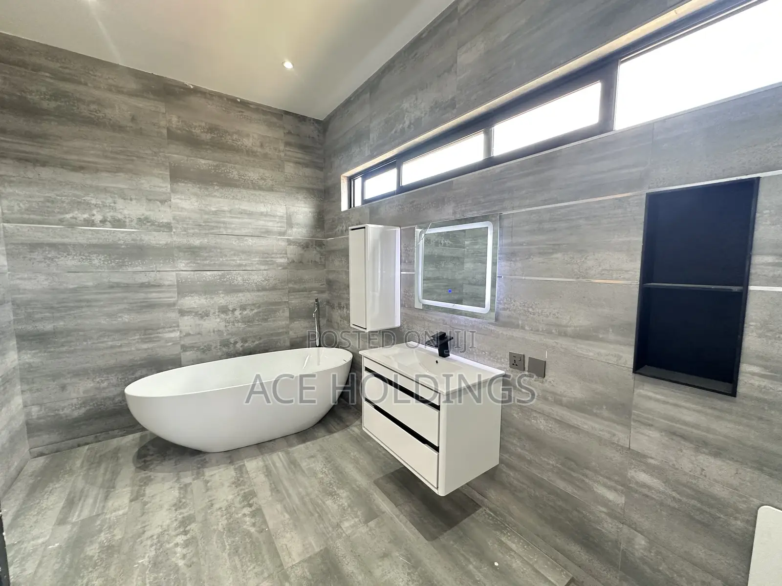 4bdrm Mansion in East Legon Hills for sale