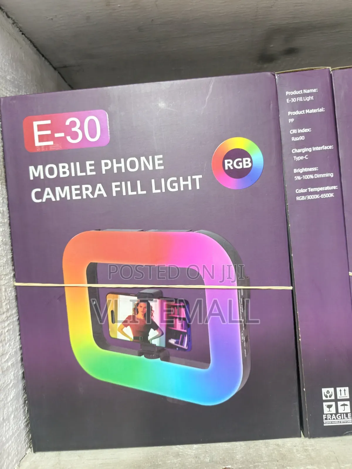 Mobile Phone Camera Adjustable Rgb Colors And Stepless Dimming.