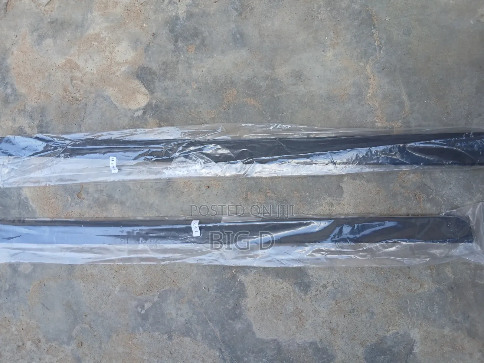 Tucson 2016,2017,2018,2019,2020,2021 Front Door Moulding