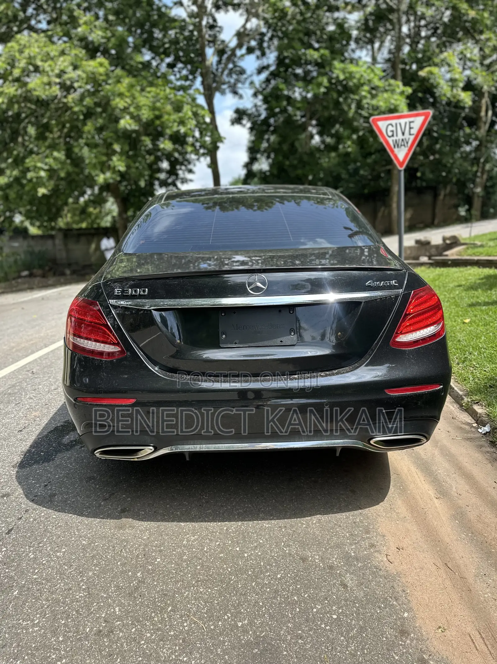 Mercedes-Benz E300 2018 Black