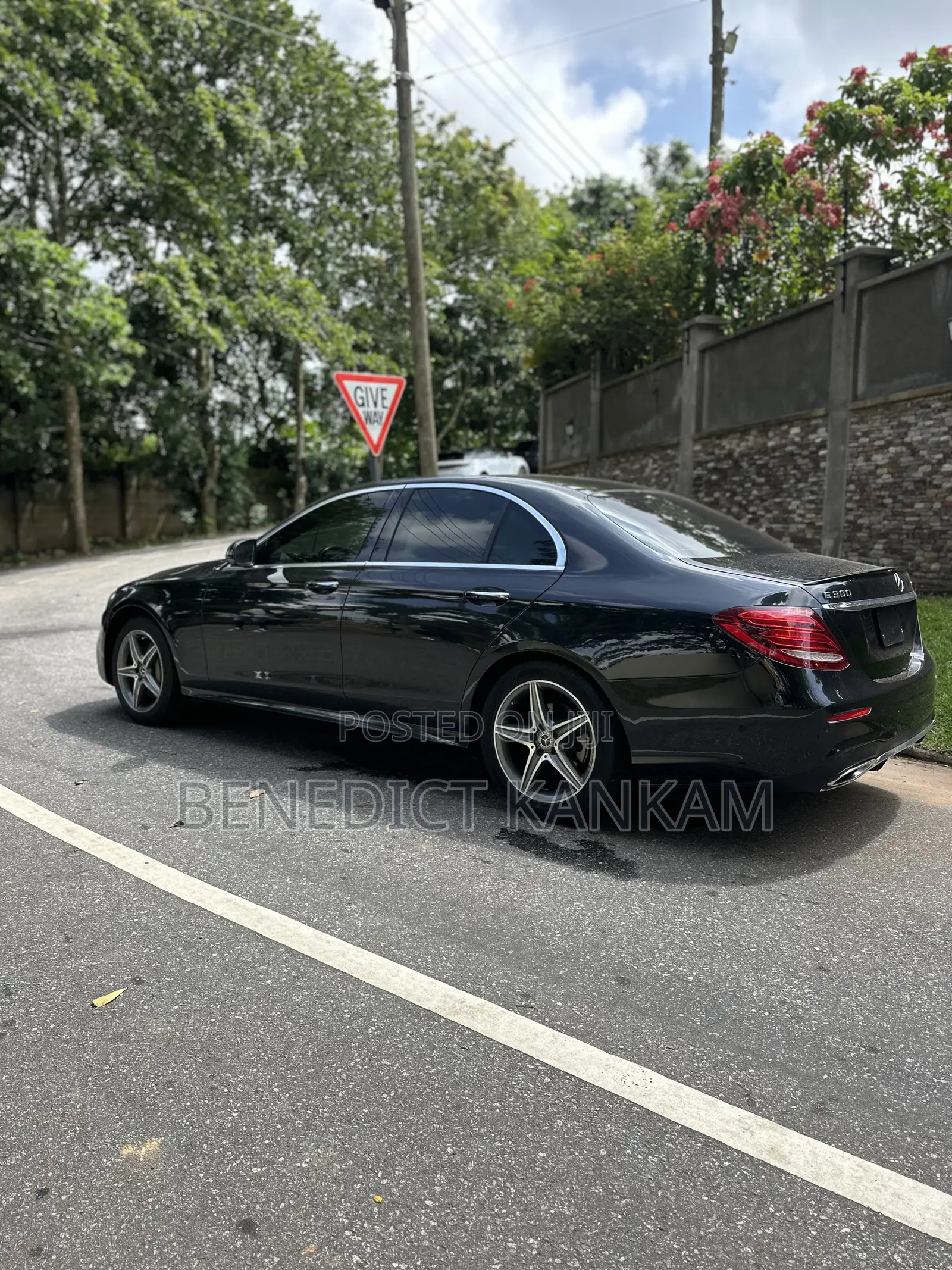 Mercedes-Benz E300 2018 Black
