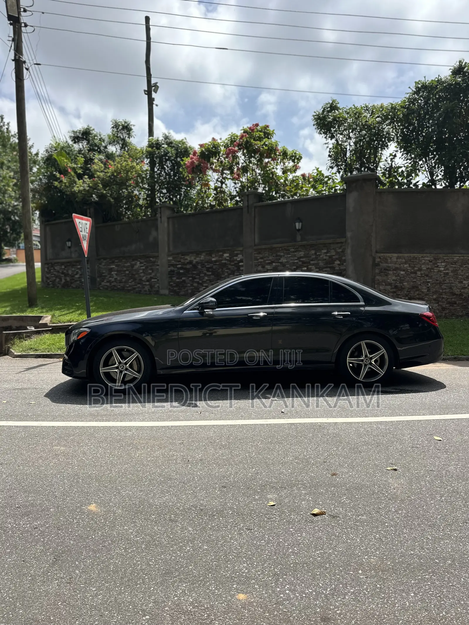 Mercedes-Benz E300 2018 Black