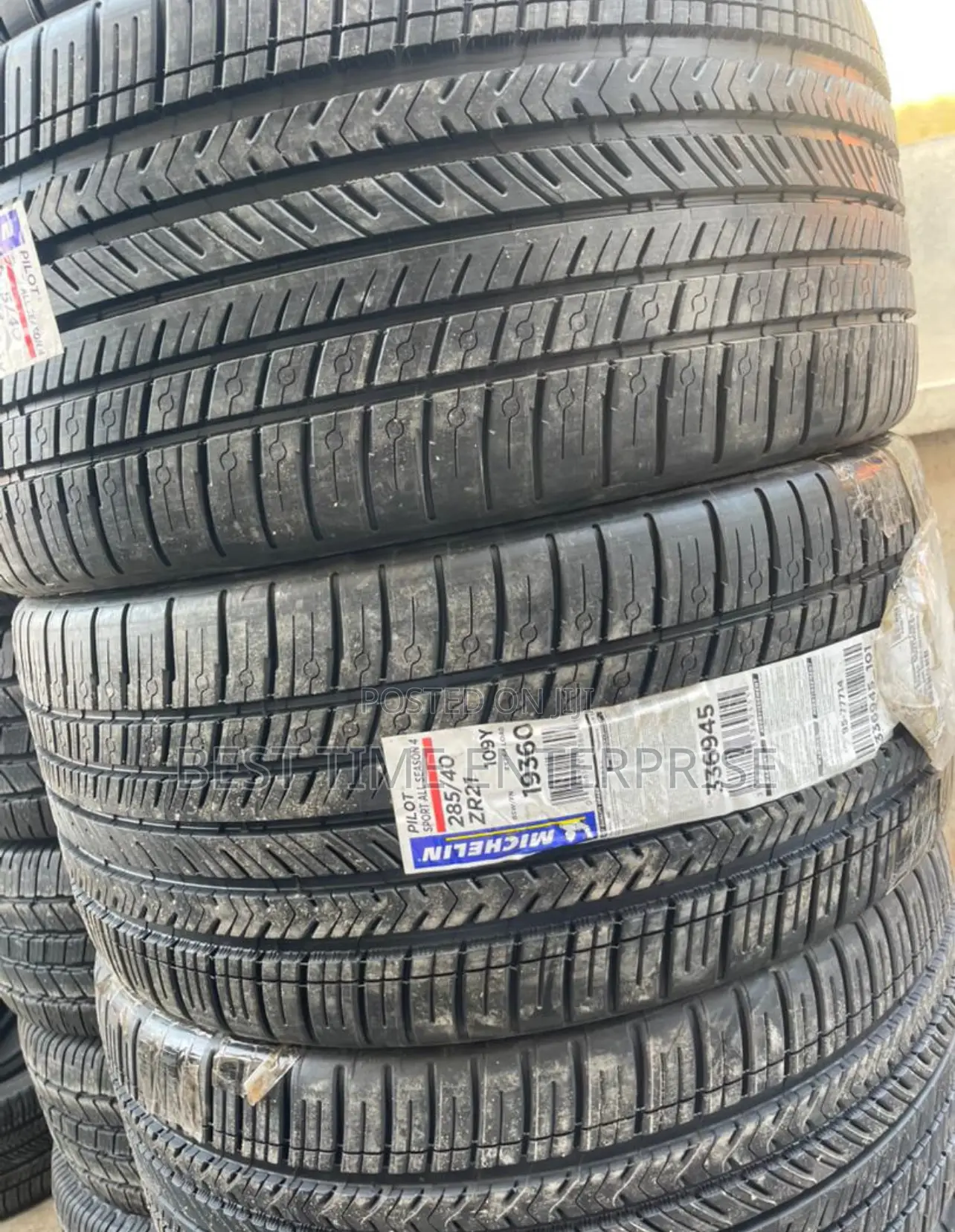 275/40 R22 Michelin Range Rover Tyres