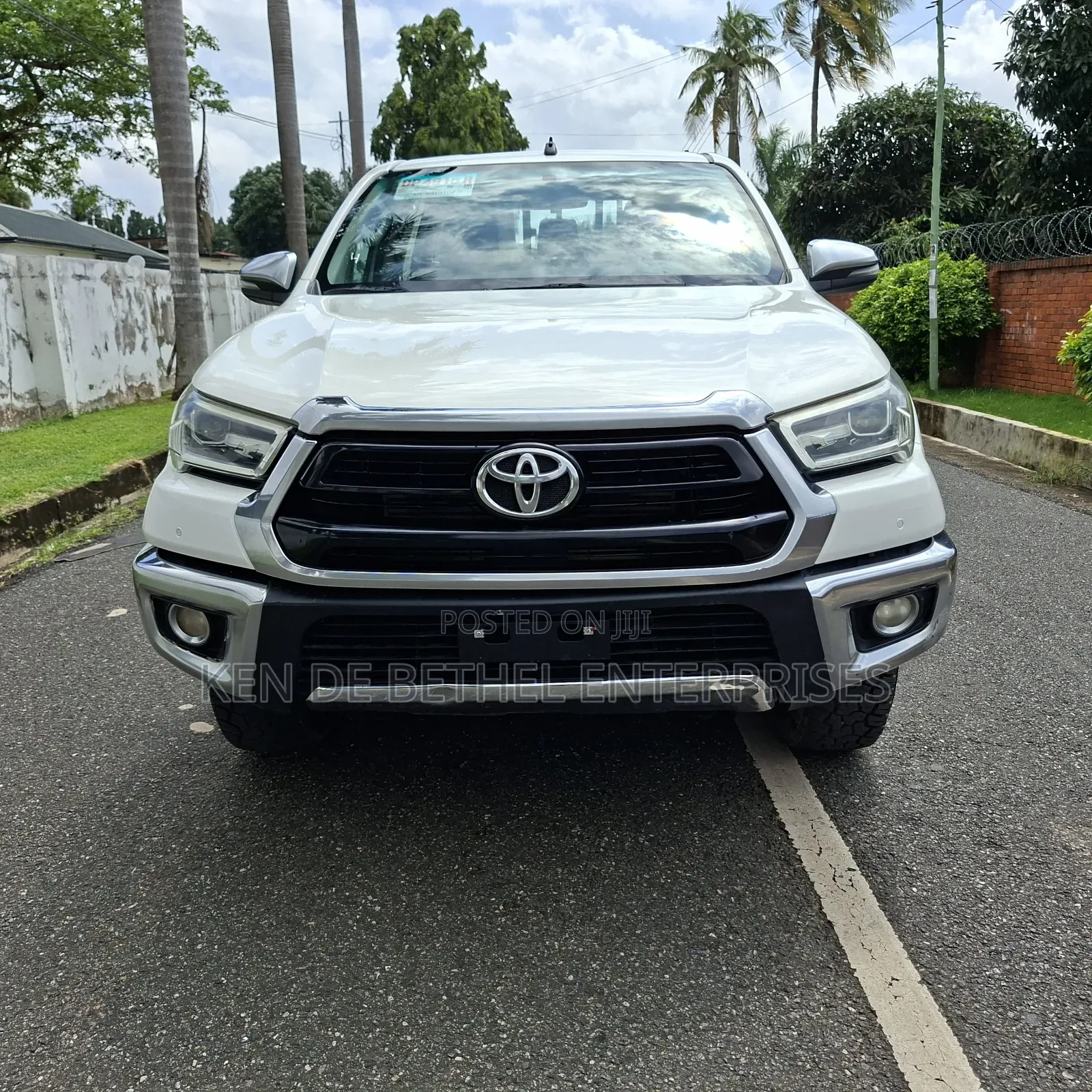 Toyota Hilux 2021 White