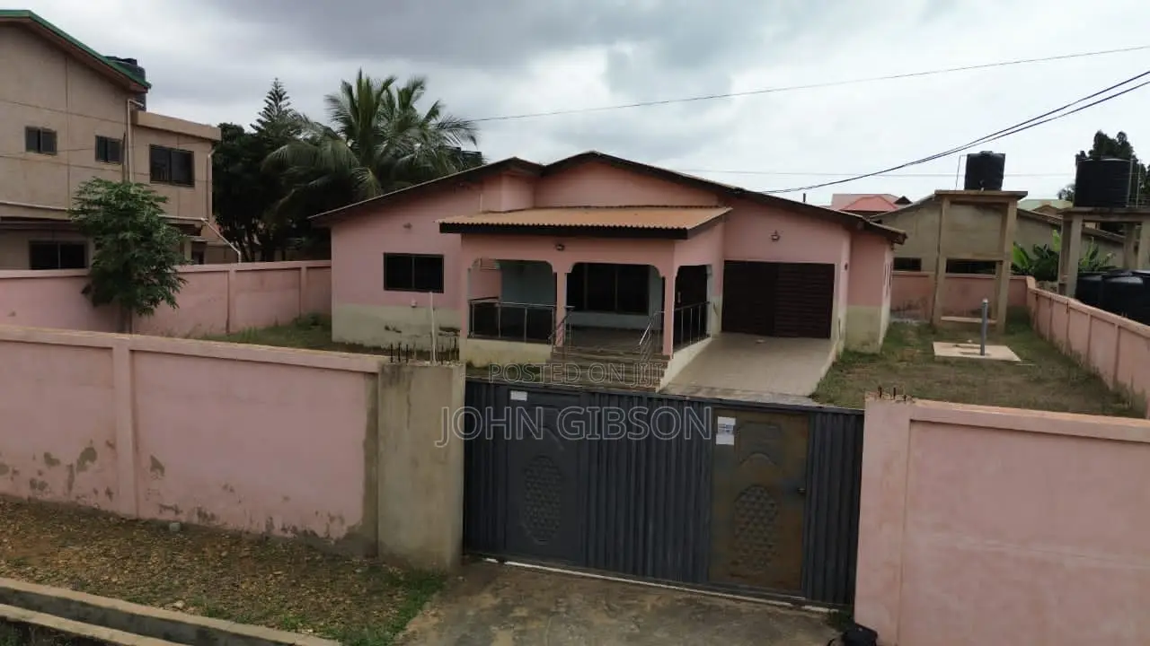 3bdrm House in Baatsona Total for sale