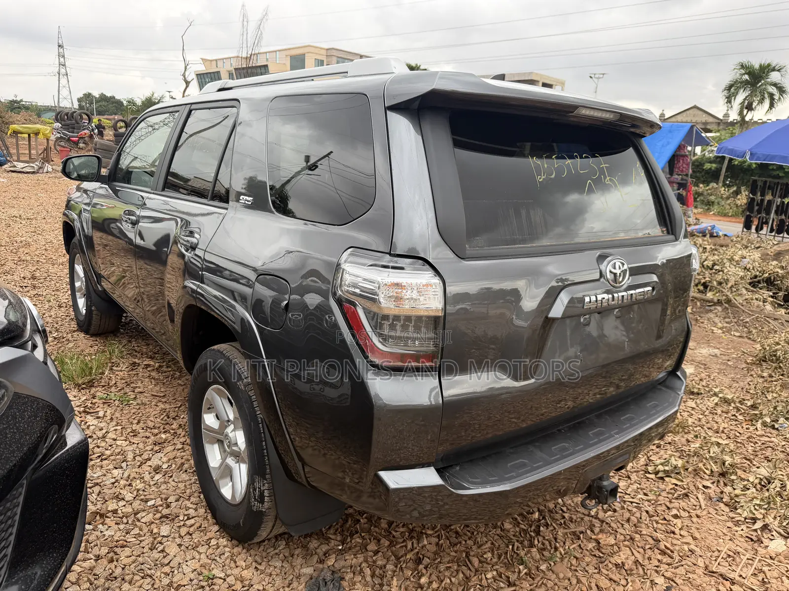 Toyota 4-Runner SR5 Premium 4dr 4x4 (4.0L 6cyl 5A) 2017 Gray