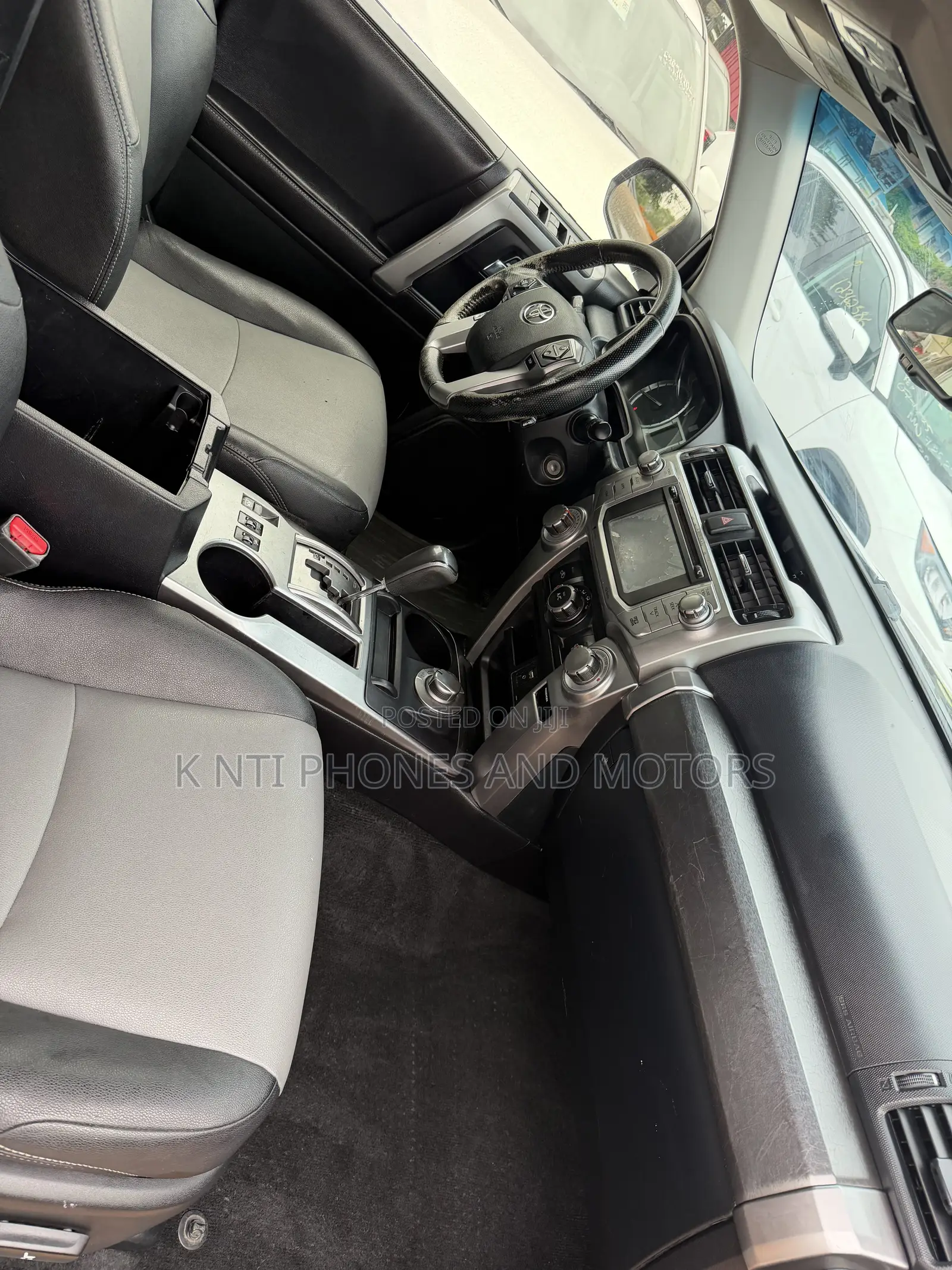 Toyota 4-Runner SR5 Premium 4dr 4x4 (4.0L 6cyl 5A) 2017 Gray