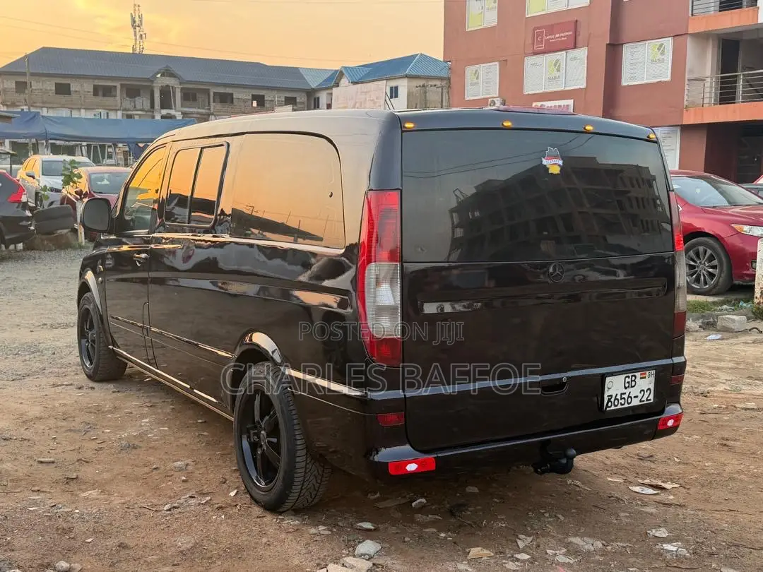 Mercedes-Benz Vito 2009 Brown