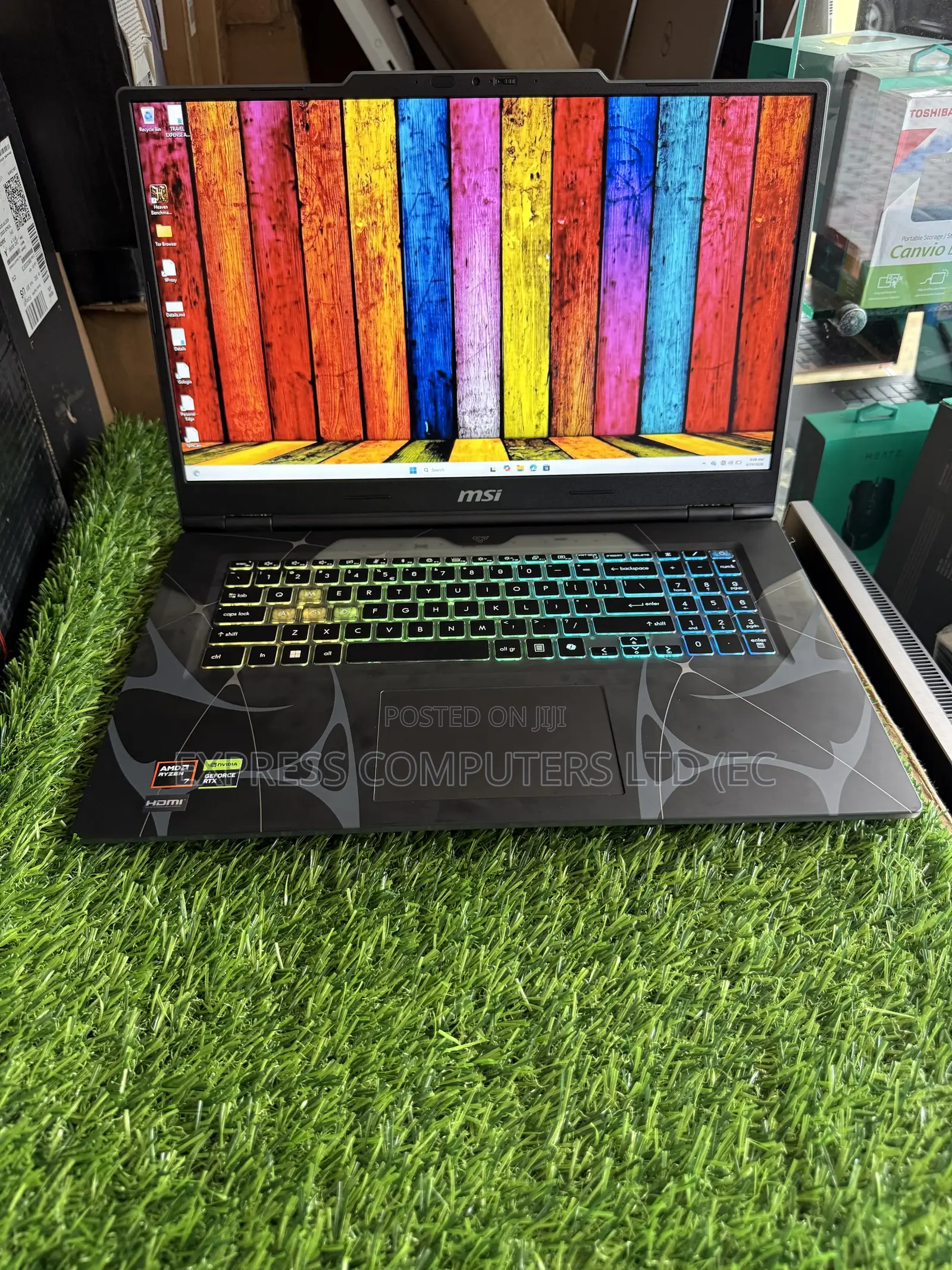 Laptop MSI Cyborg 15 32GB AMD Ryzen 7 SSD 512GB