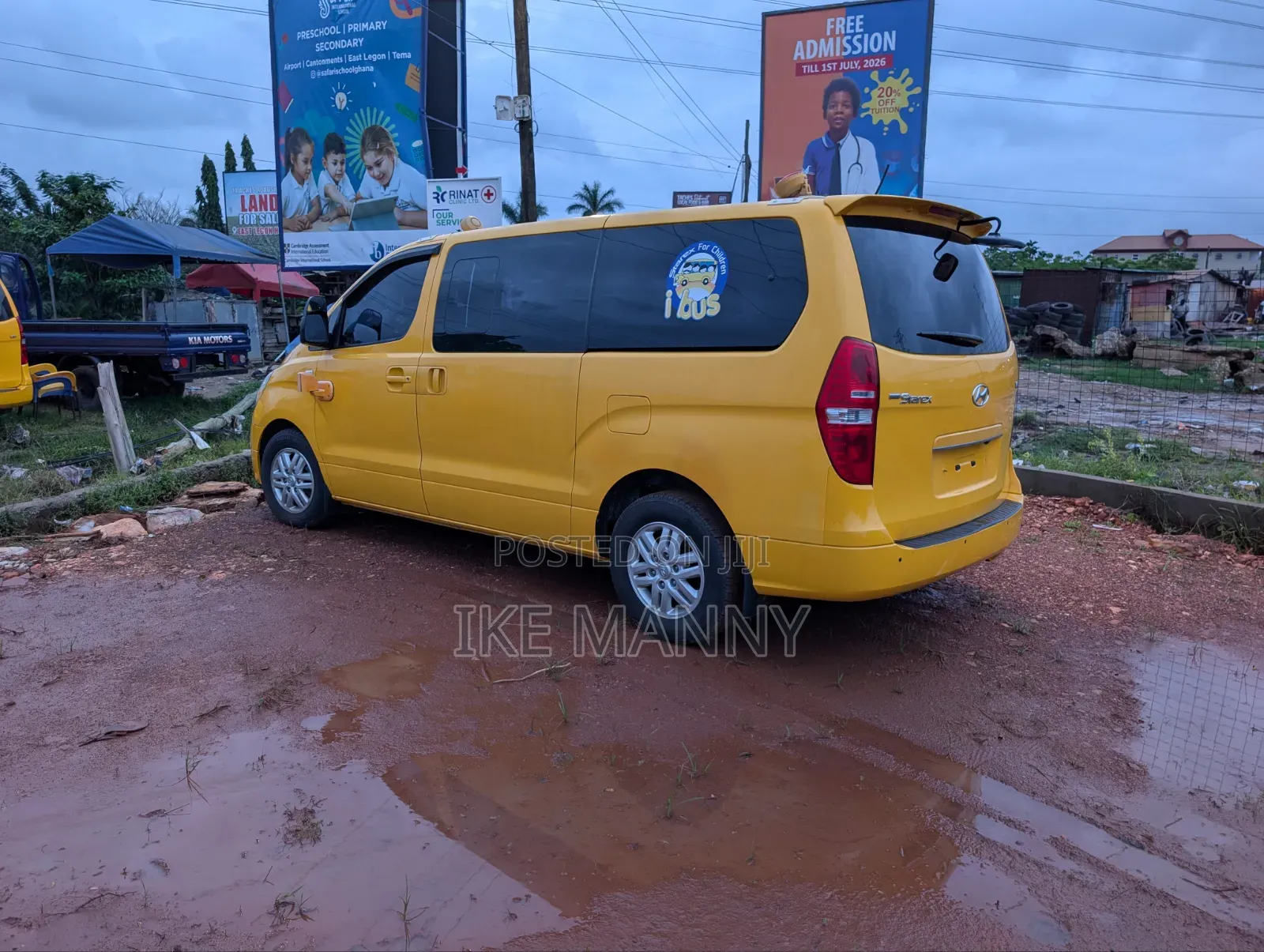 Hyundai Starex 2017 Yellow