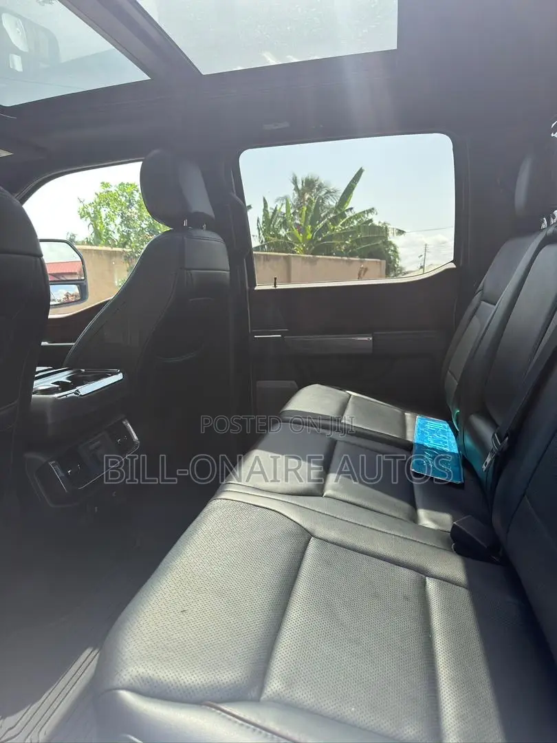 Ford F-150 LARIAT 2022 White
