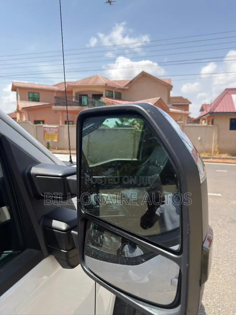 Ford F-150 LARIAT 2022 White