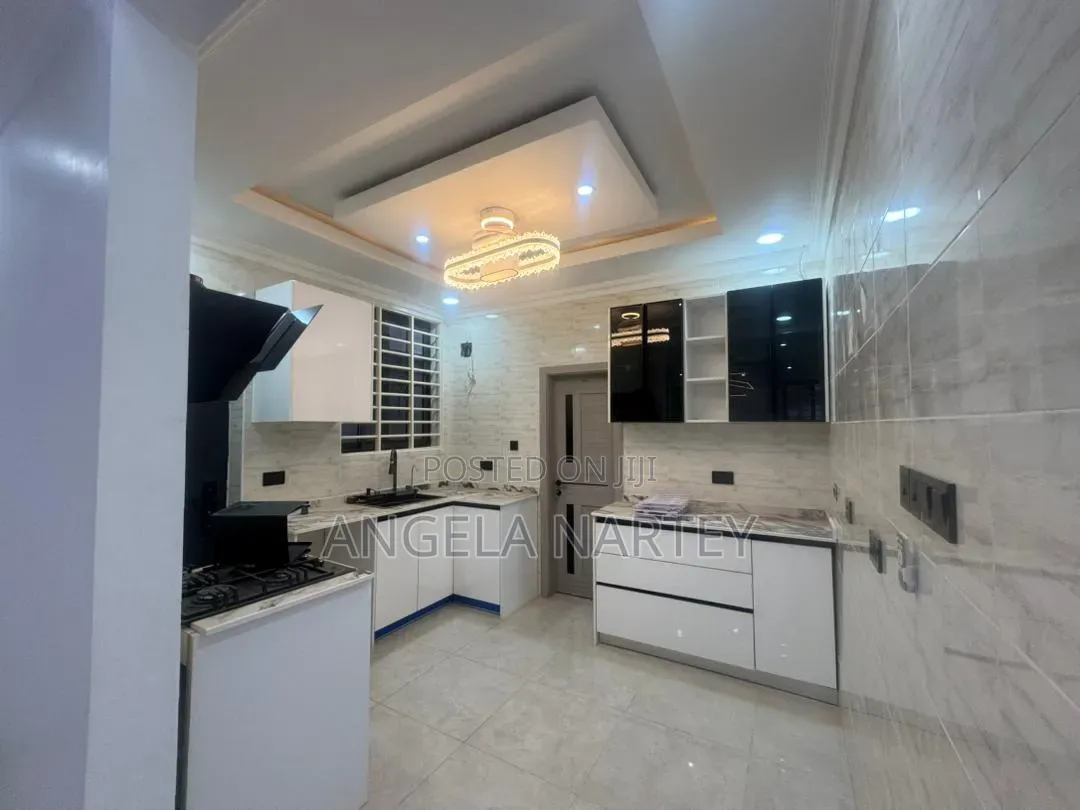 4bdrm House in Coastal Spintex, Accra Metropolitan for sale