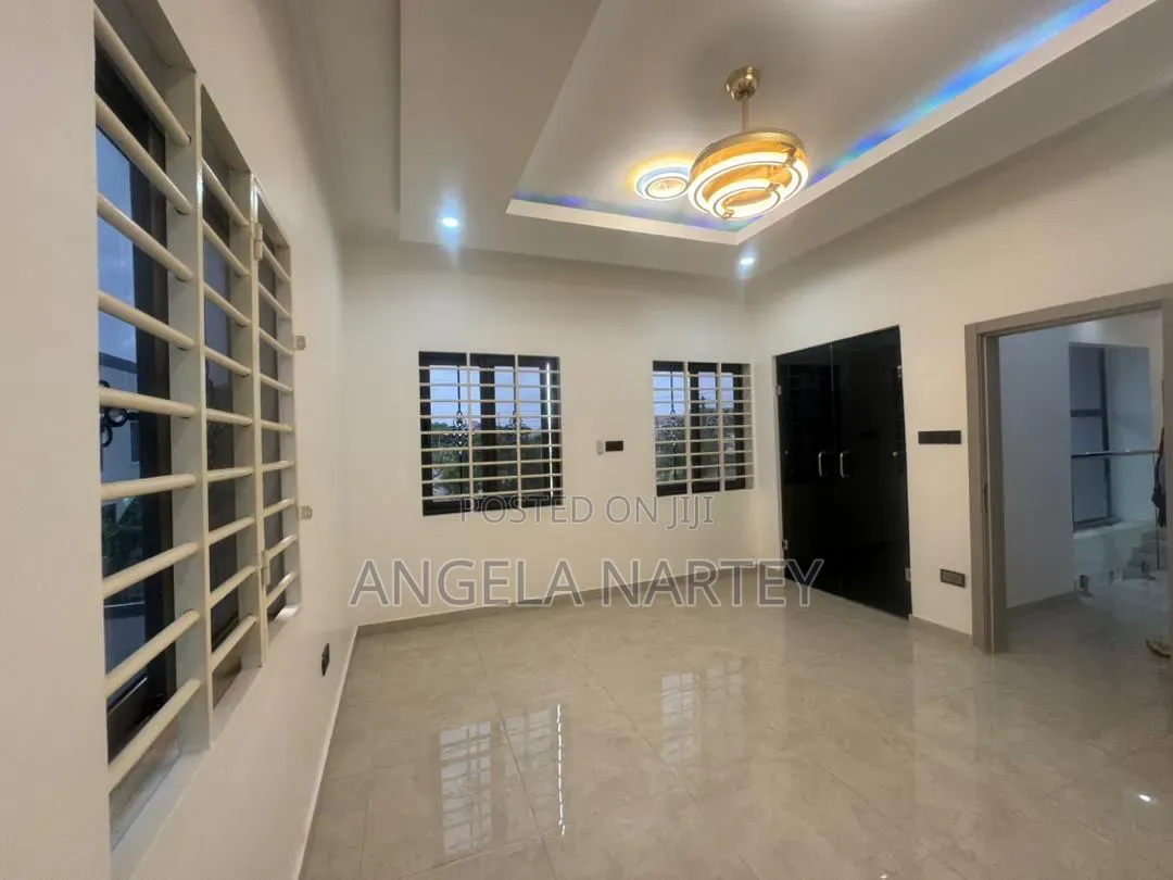 4bdrm House in Coastal Spintex, Accra Metropolitan for sale