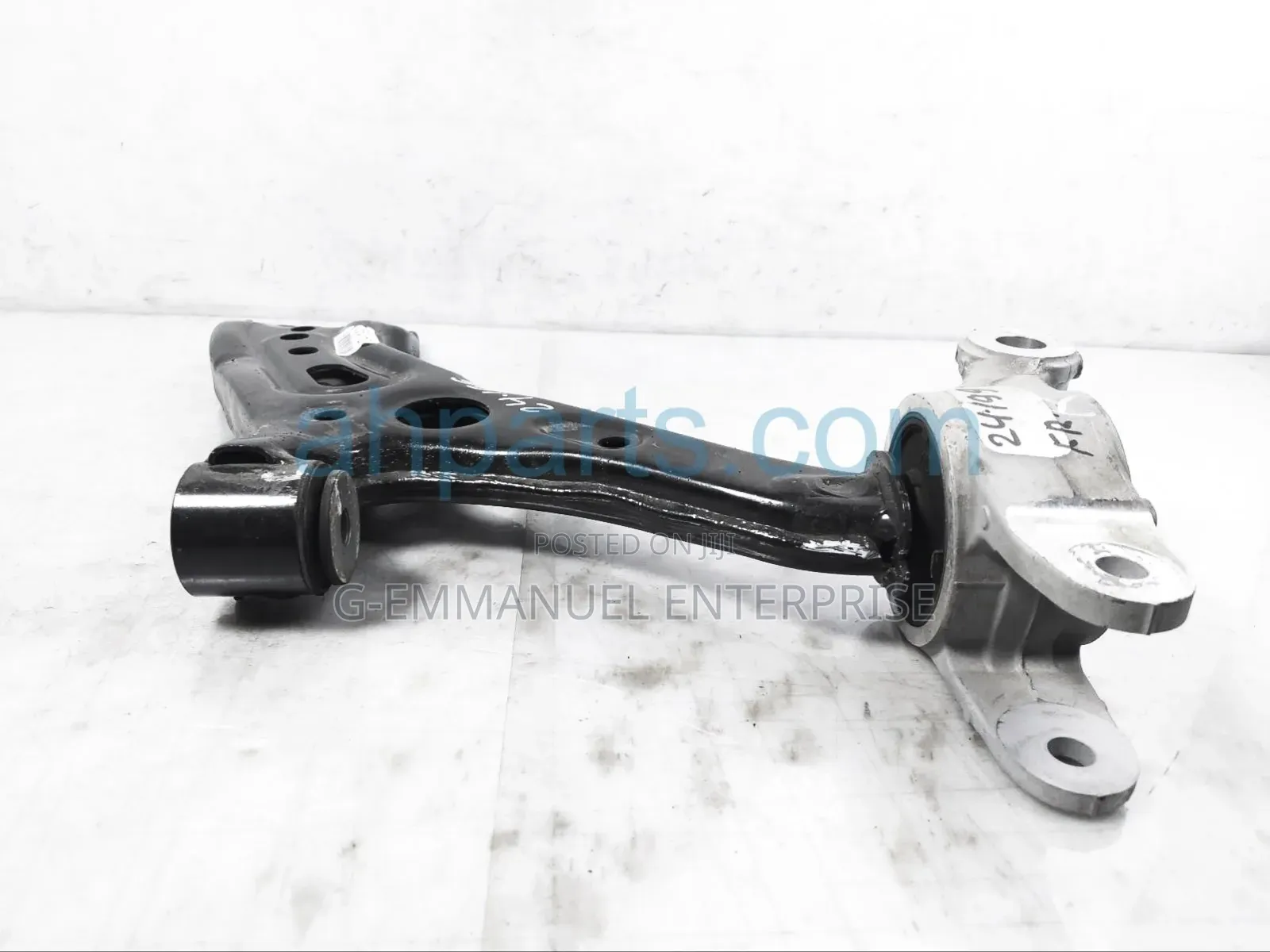 Honda Cr-v 2024-25 Lower Control Arms Pair. Original